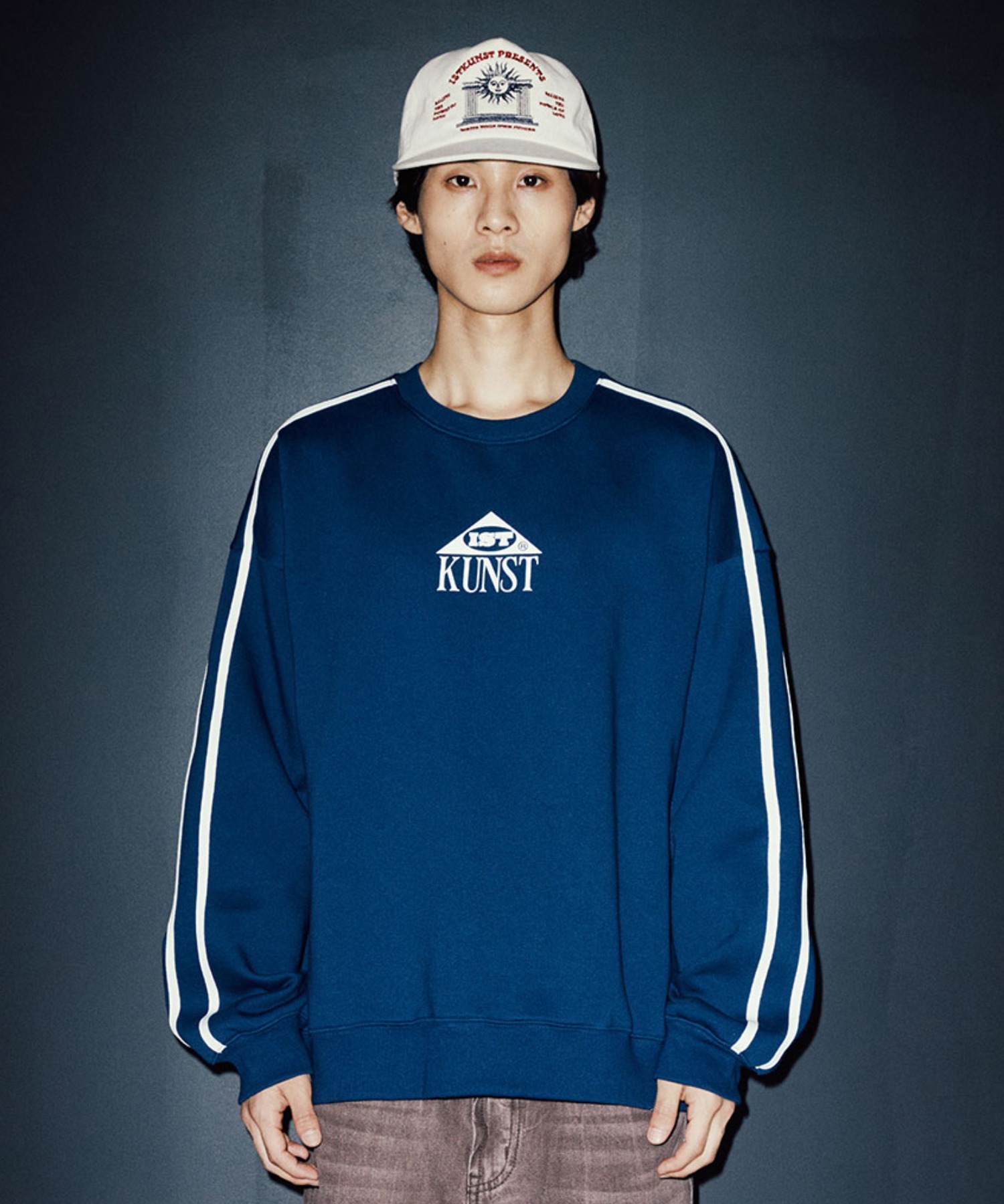 A'GEM/9 × .kom『ISTKUNST/イストクンスト』IK HOUSE LOGO SWEATSHIRTS