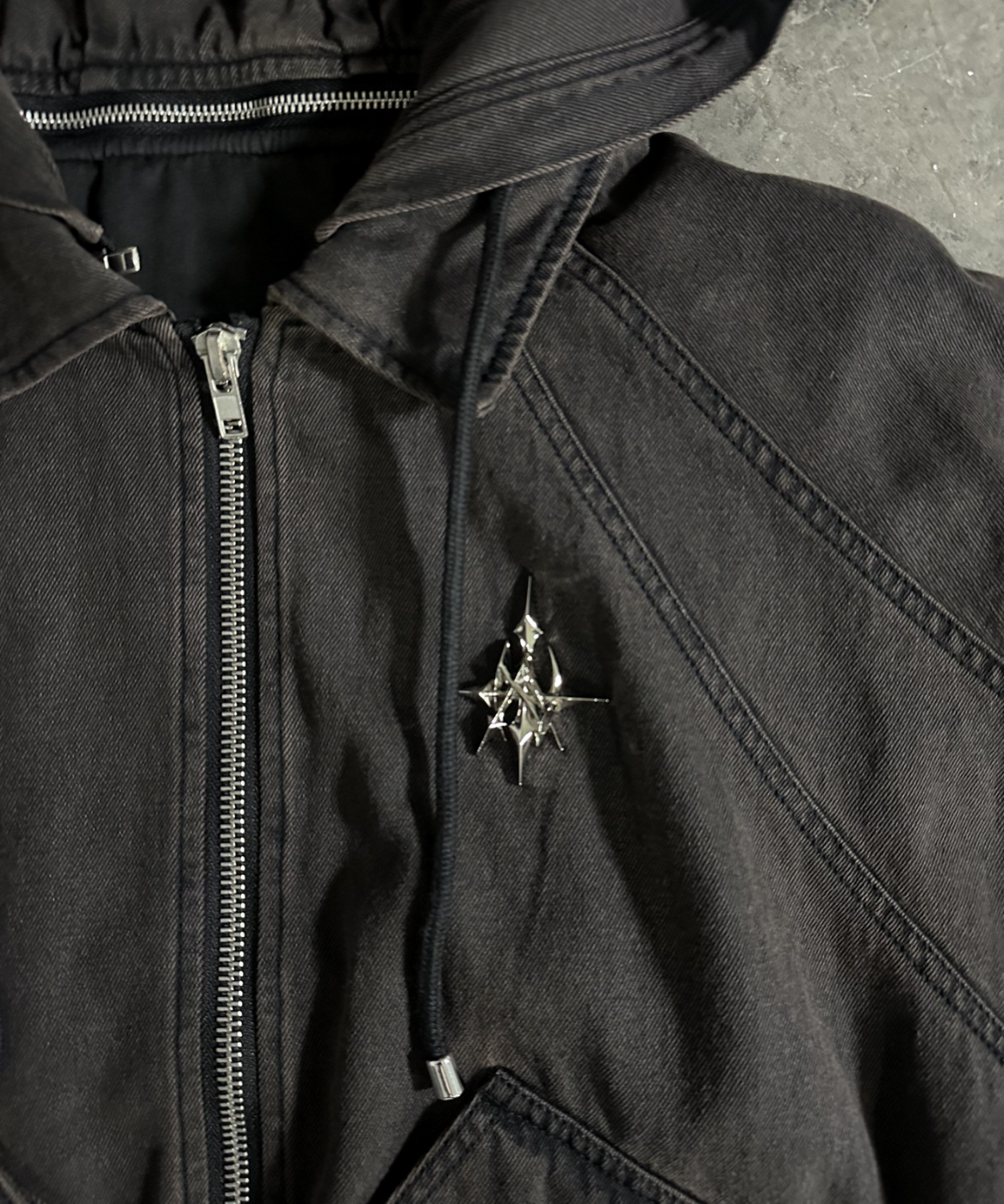 A'GEM/9 × .kom 『A'GEM/9/エージェムナイン』 デニムフード