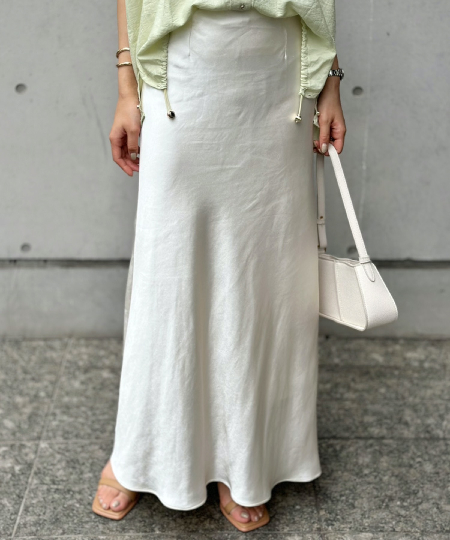 サテンナロースカート セール】サテンロングナロースカート（スカート）｜solleim