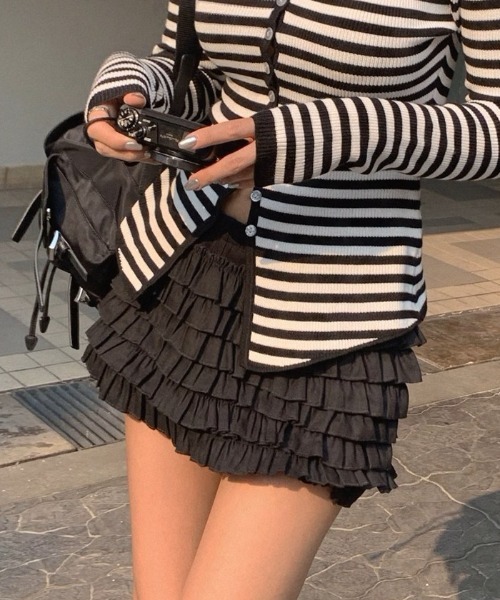 A'GEM/9 × .kom 『.KOM/ドットケーオーエム』 フリルショートパンツ