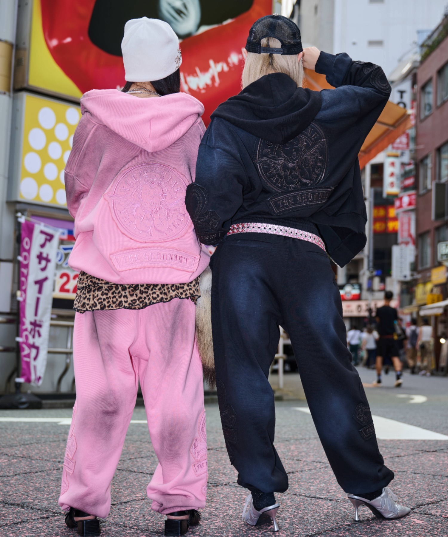 A'GEM/9 × .kom 『A'GEM/9/エージェムナイン』 クロスパッチスウェット