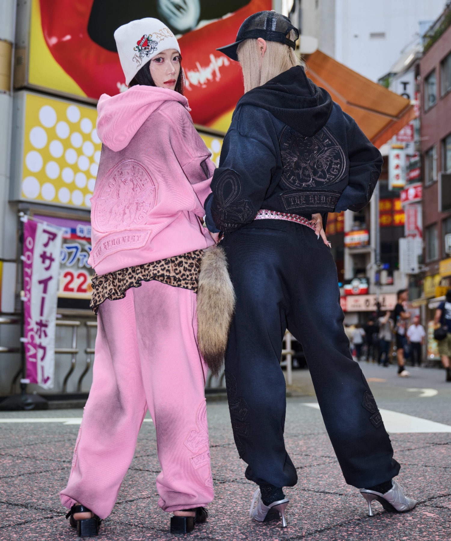 A'GEM/9 × .kom 『A'GEM/9/エージェムナイン』 クロスパッチスウェット