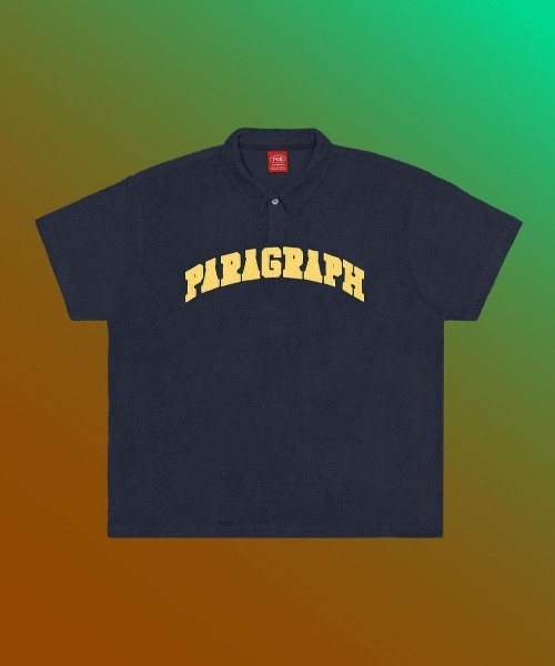 A'GEM/9 × .kom『paragraph/パラグラフ』Paragraph arch Logo polo shirt/パラグラフロゴ アーチロゴ ポロシャツ