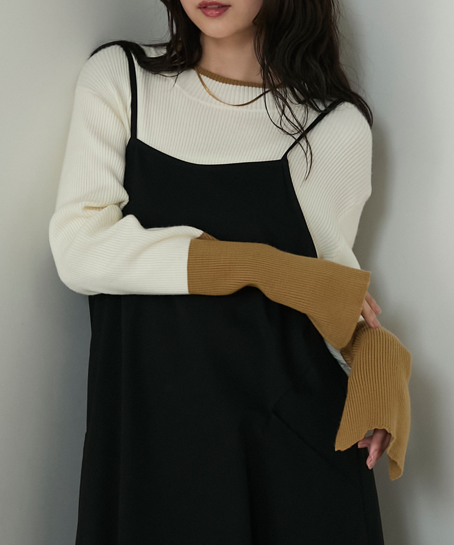 forksy.】【吸湿発熱】袖口配色スリットハイネックリブニット forksy