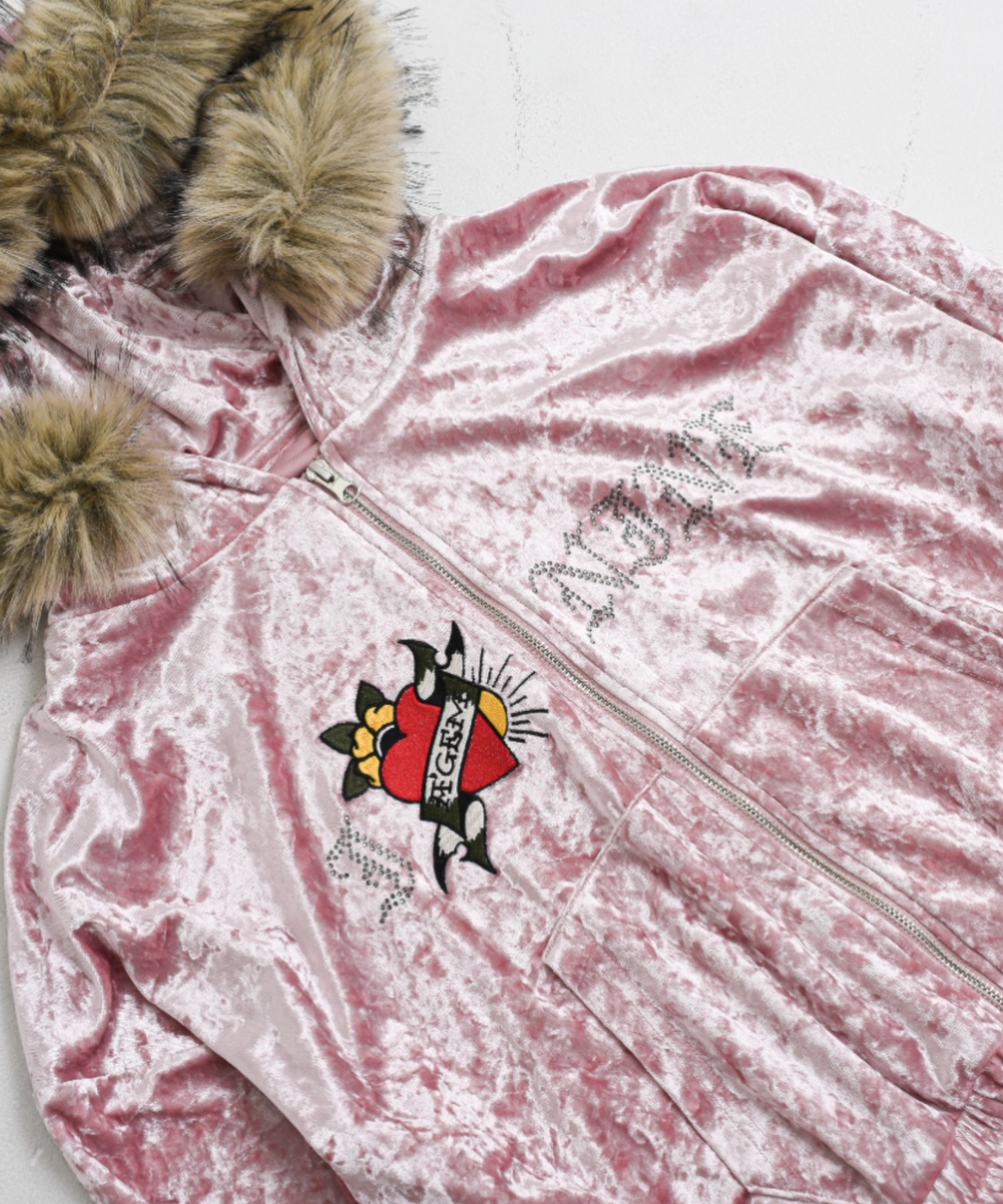 A'GEM/9 × .kom 『A'GEM/9/エージェムナイン』 Ed Hardy ベロア