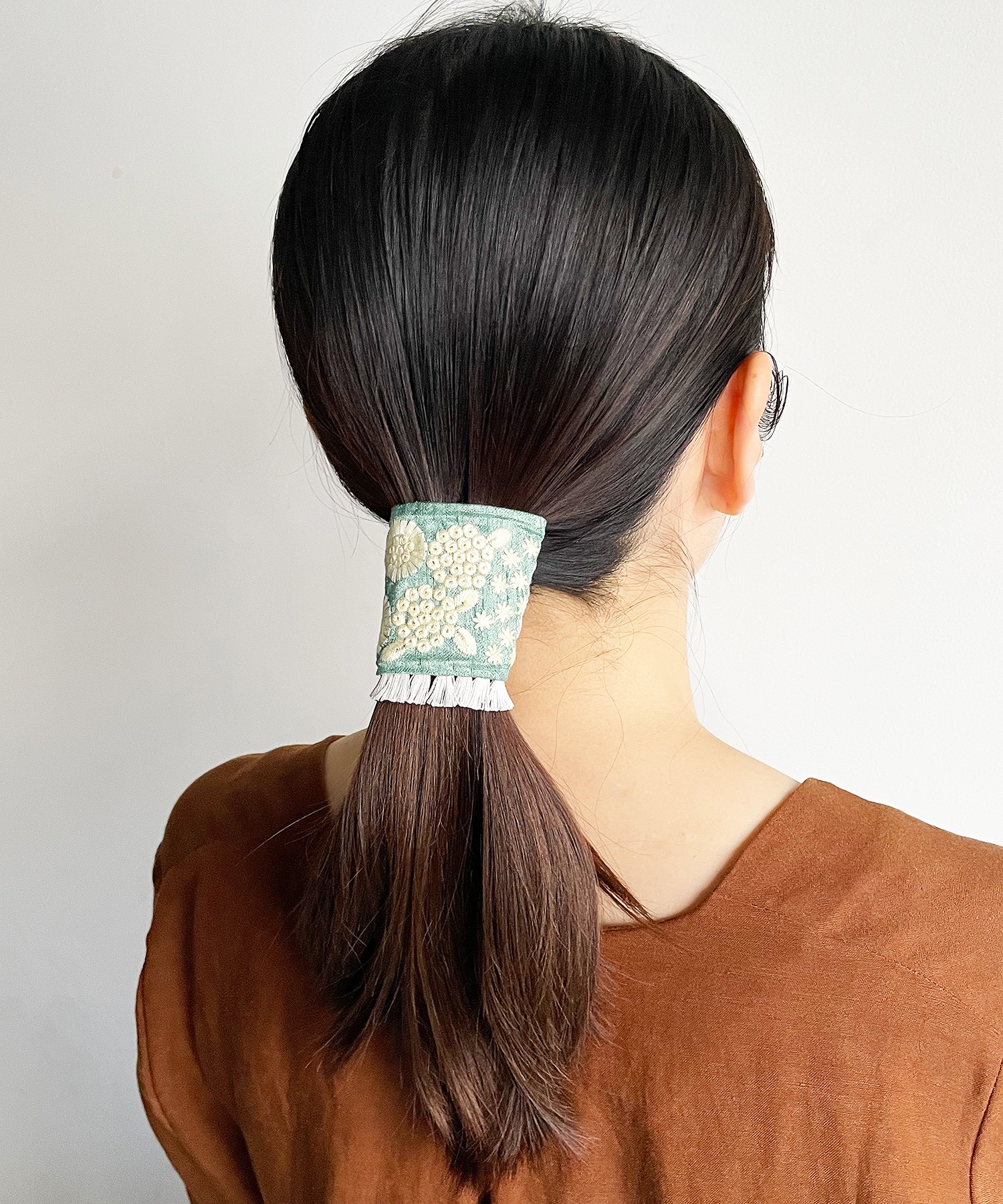 新品 ゾーラ embroidery cuff1 刺繍 ヘアカフ ネイビー-