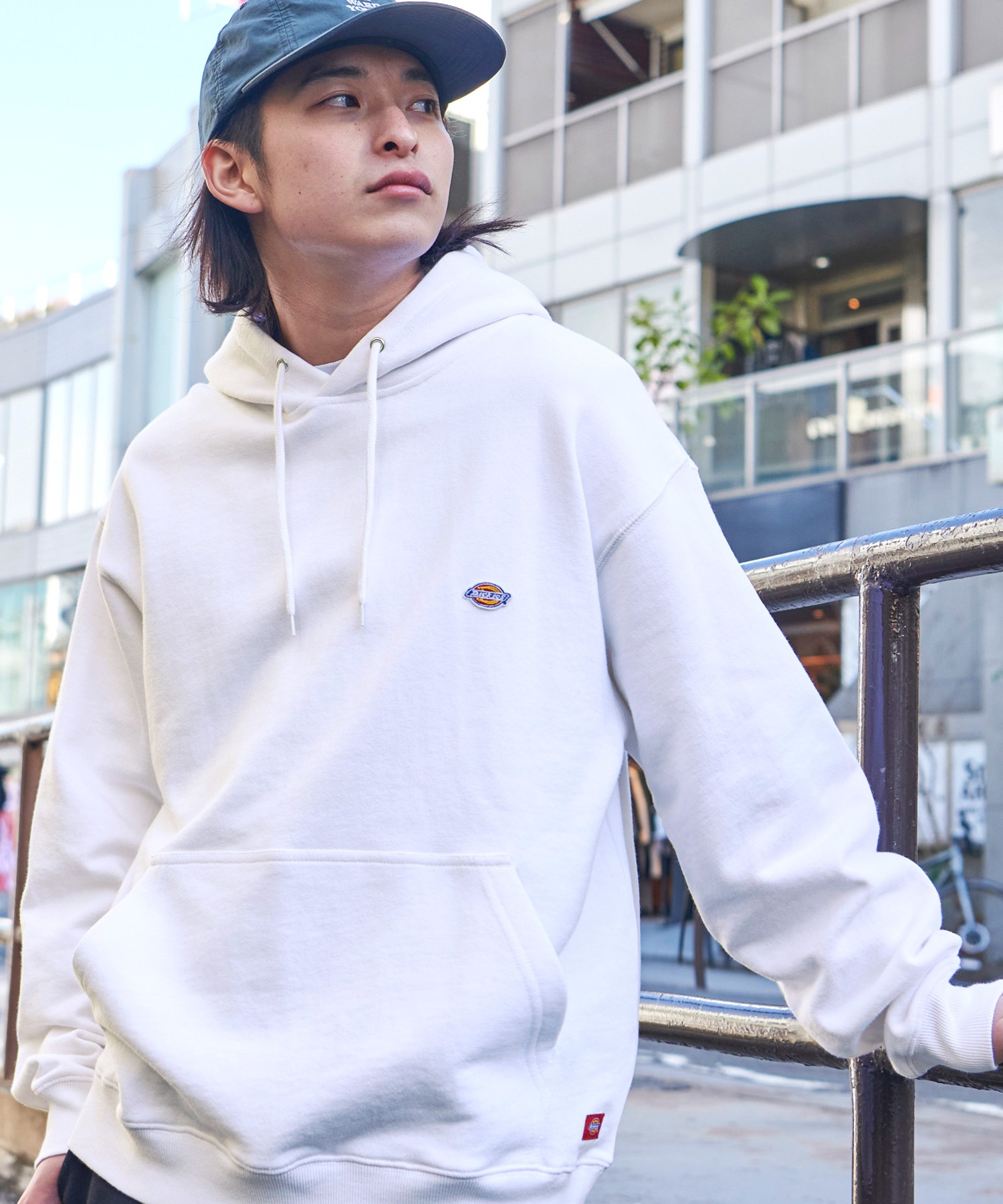 Dickies ディッキーズ オーバーサイズ ミニワッペン裏毛フーディー パーカー Mono Mart Mono Mart モノマート 公式オンラインストア Dickies ディッキーズ オーバーサイズ ミニワッペン裏毛フーディー パーカー Mono Mart Mono Mart モノマート 公式オンラインストア