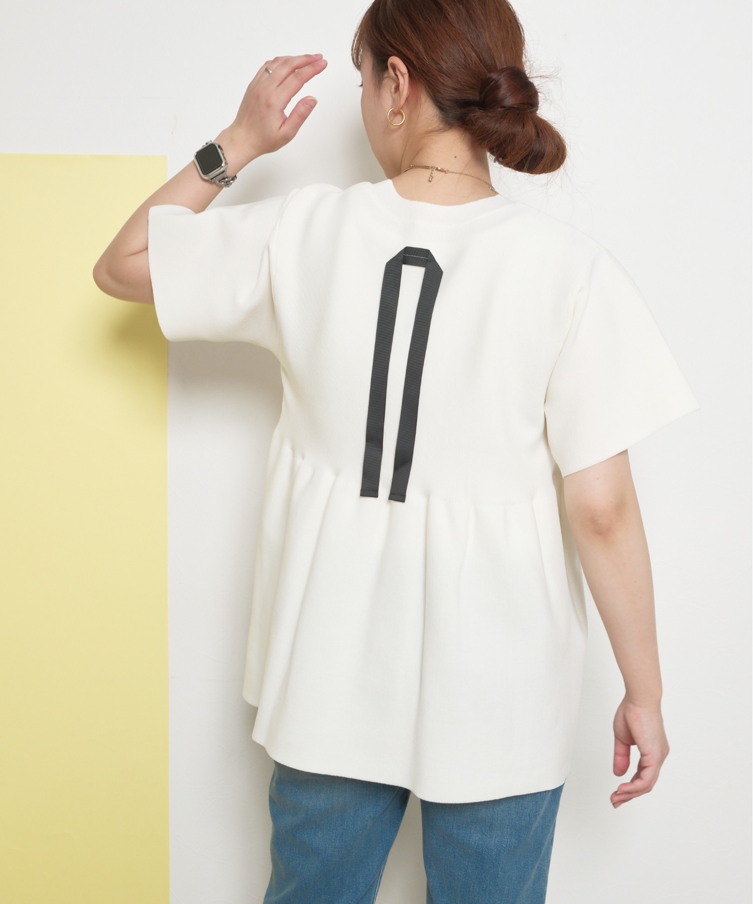 ペプラムニットトップス バックテープデザイン 軽量ニット使用 Palm