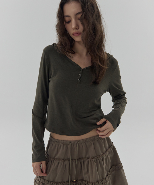 MORA BUTTON HENLEY HOODIE — хаки