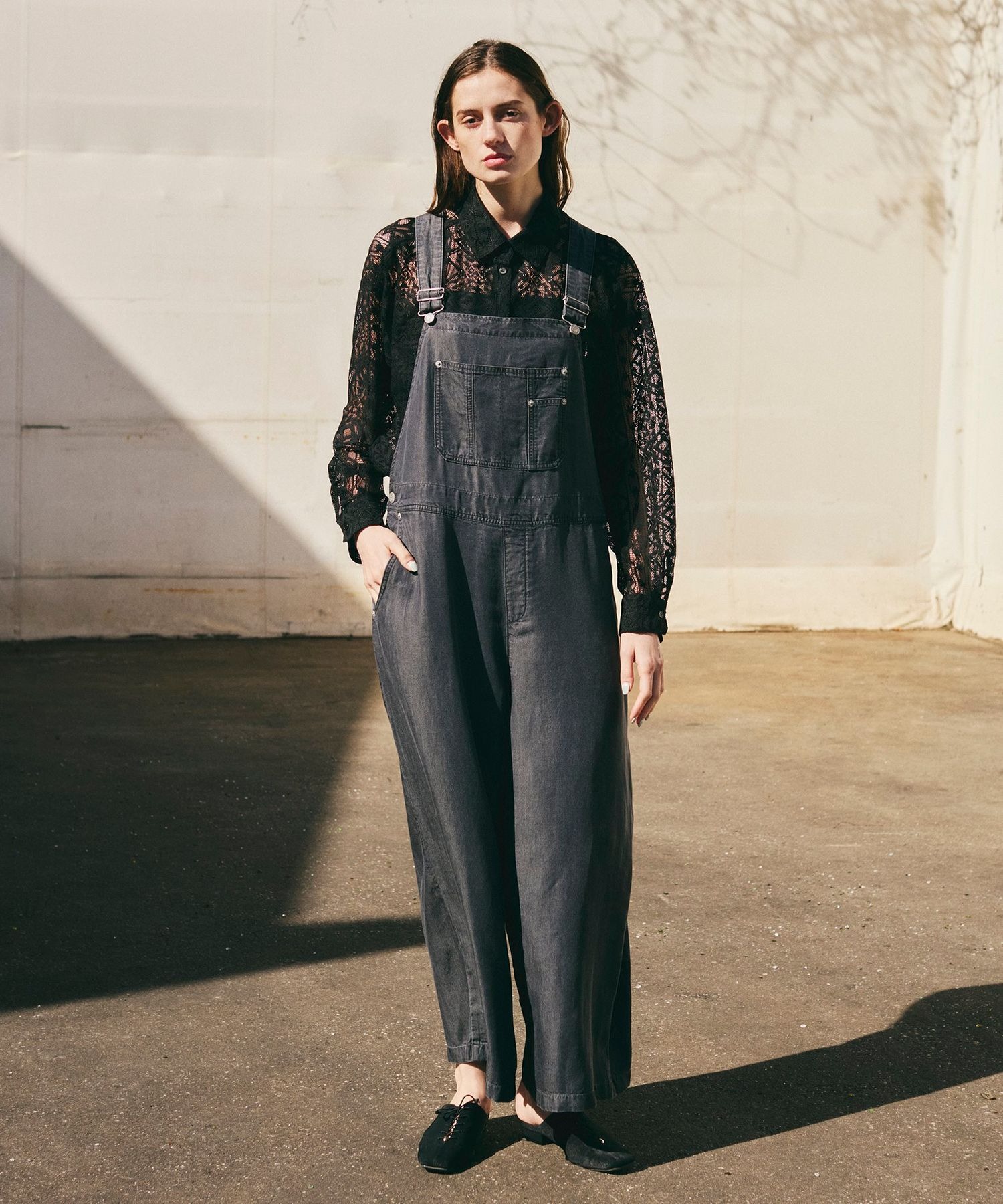 薄手＆しなやかな素材感]デニムサロペット