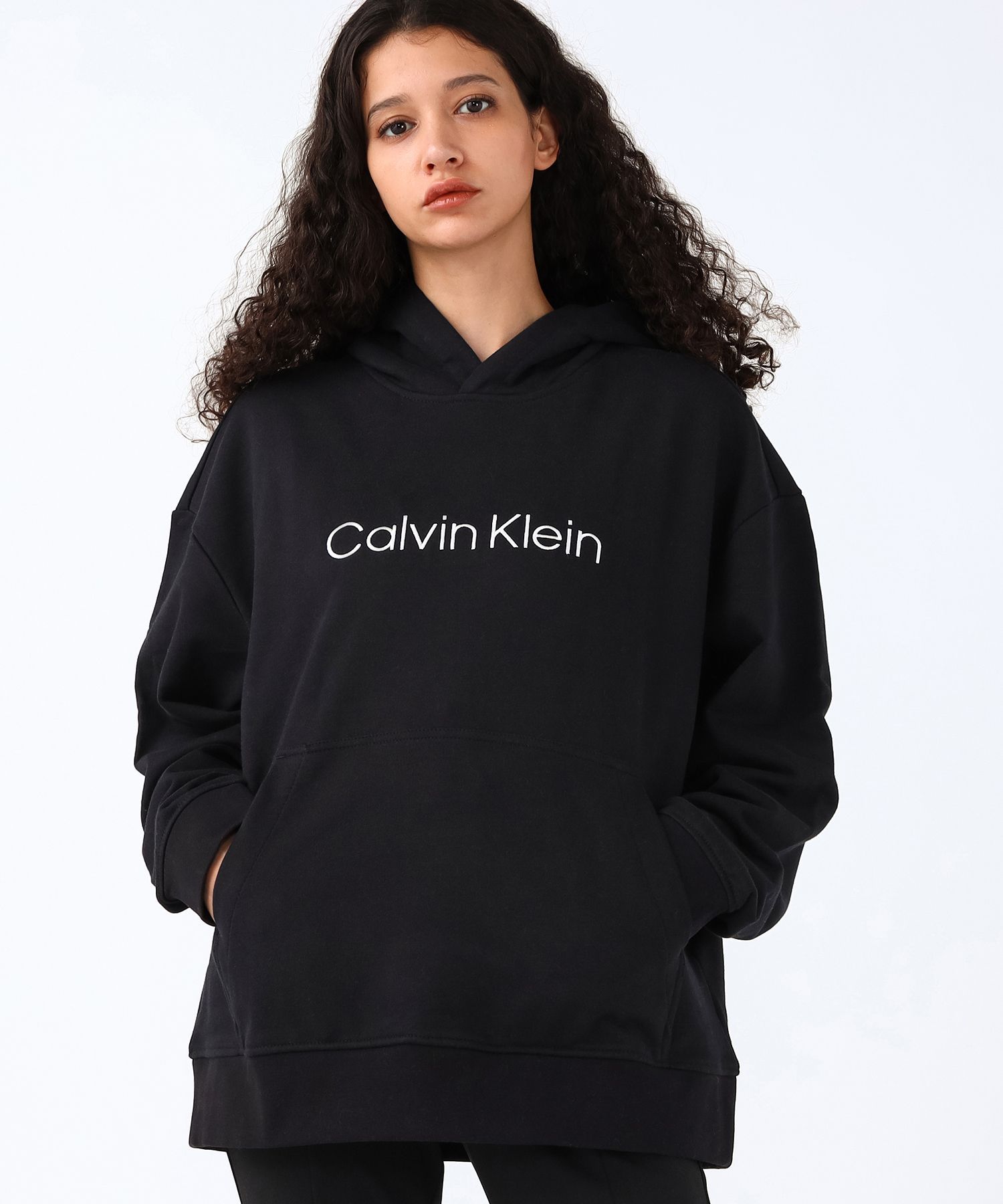 【2021新作】 最大83％オフ Calvin Kleinリラックス ロゴ テリー パーカー noblelinaje.com noblelinaje.com