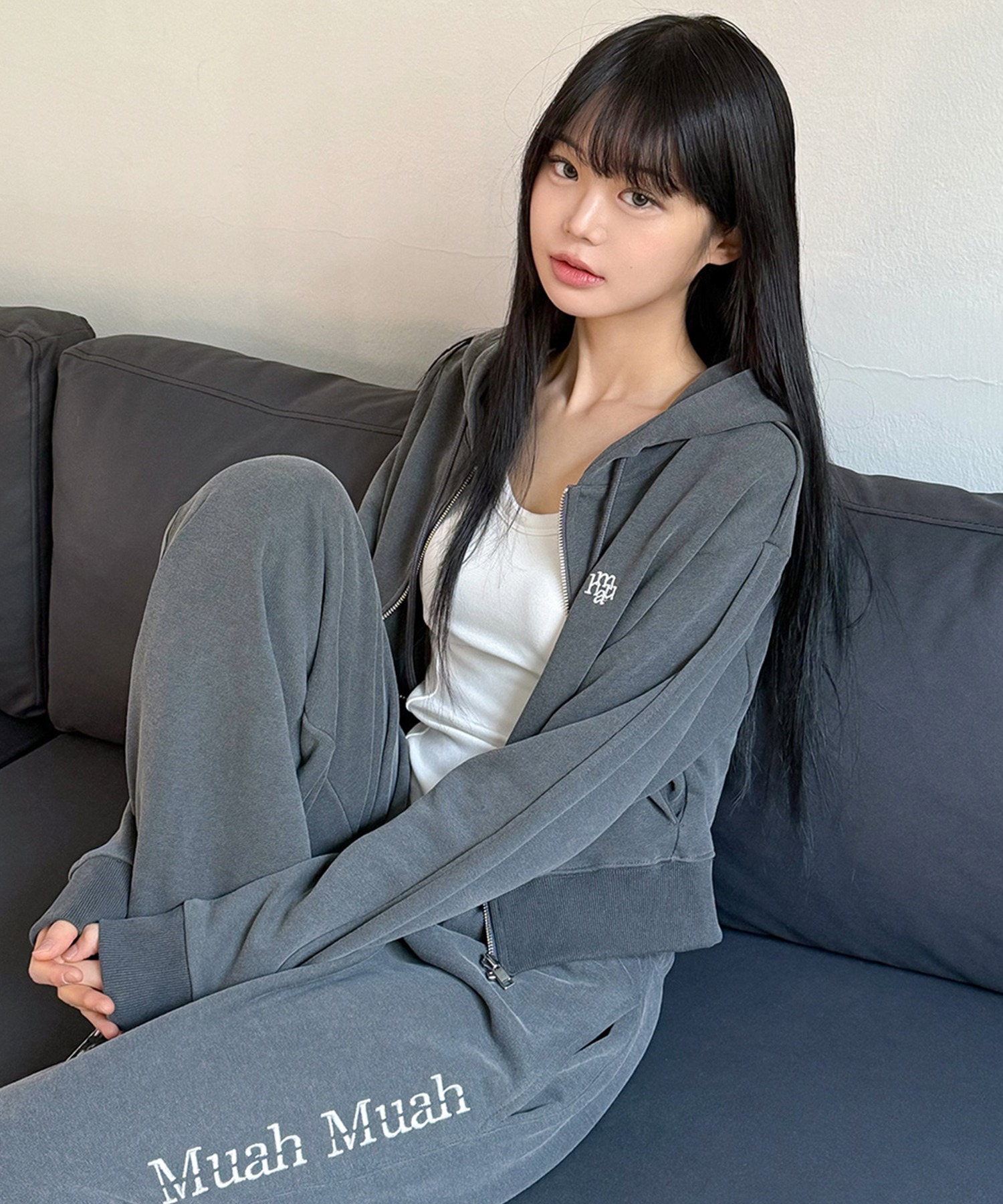 A'GEM/9 × .kom 『muah muah/ムーアムーア』 STITCH LOGO