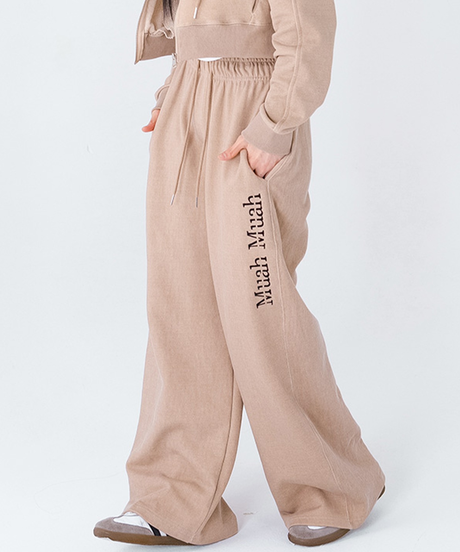 さらに100円引き◆MUAHMUAH◆LOGO PIGMENT WIDE BANDING PANTS MUSINSA公式 | MUAHMUAH Logo Pigment Wide Banding Pants [2color]