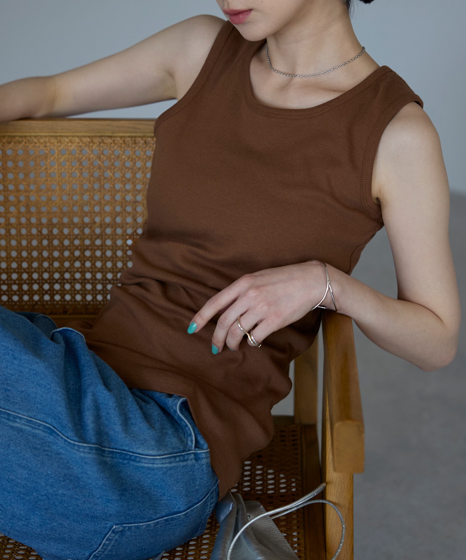 ブラウン