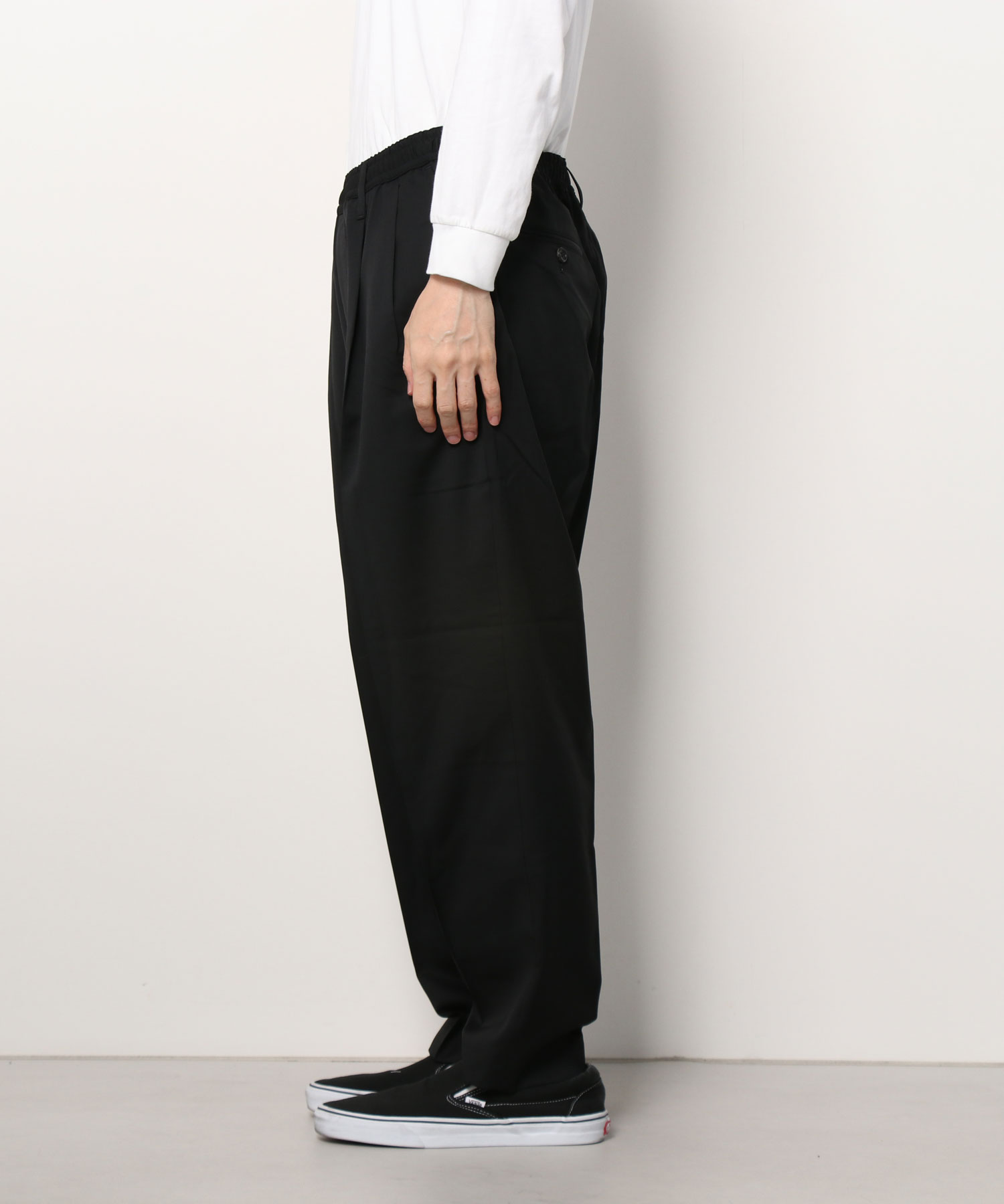 9,000円【完売・40サイズ】Nハリ WIDE TAPERED EASY SLACKS