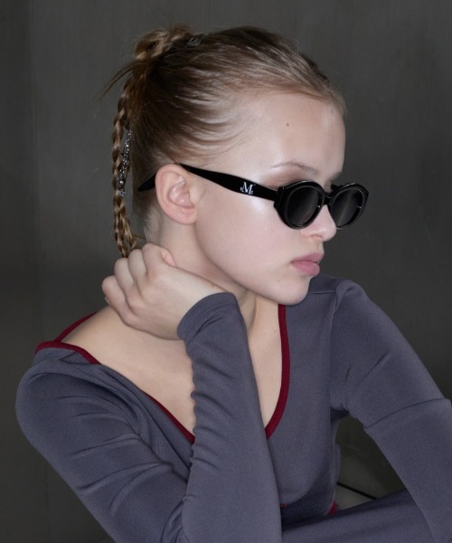 【日本未発売】MUCENT(ムセント) サングラス A'GEM/9 × .kom 『MUCENT/ムセント』 SIGNATURE LOGO POINT SUNGLASSES