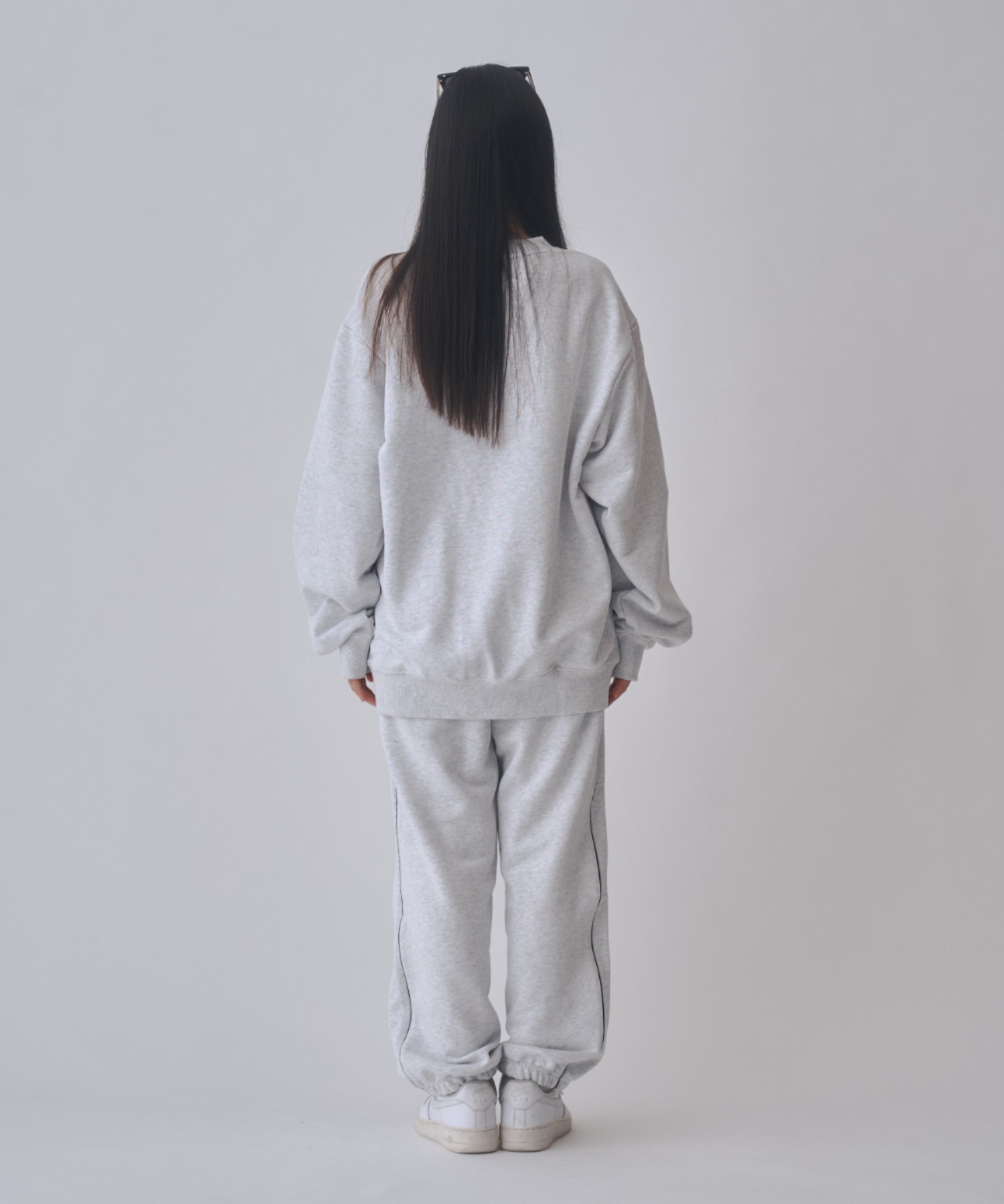 SET UP対応] 24H Track V-neck Sweatshirt 【公式通販】