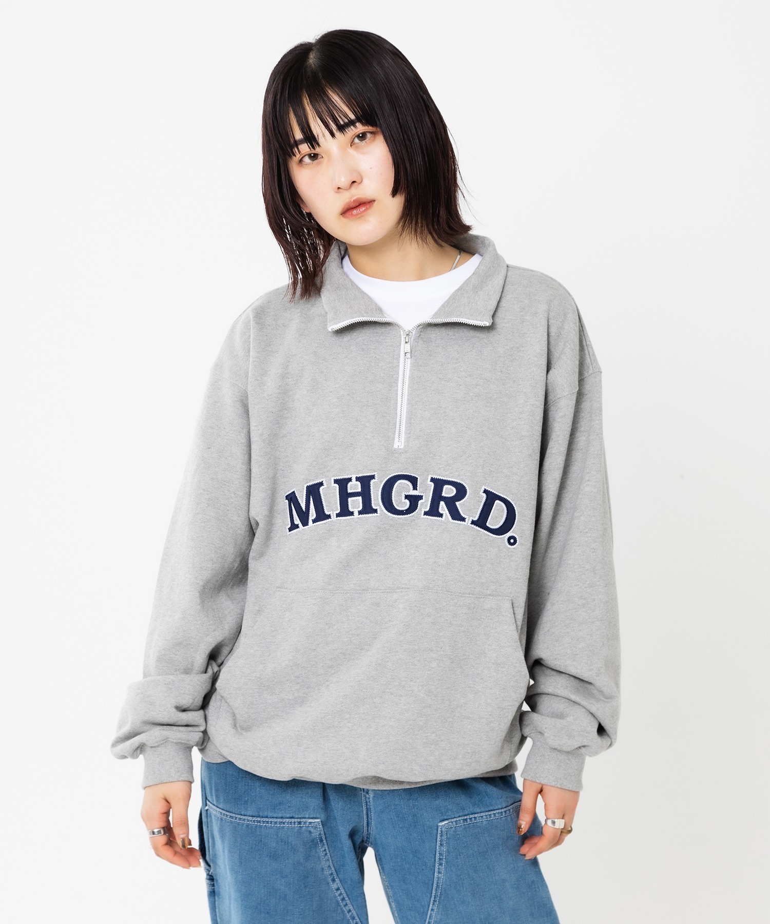 mahagrid/マハグリッド』ARC LOGO HALF ZIP SWEATSHIRT/アーチロゴ 