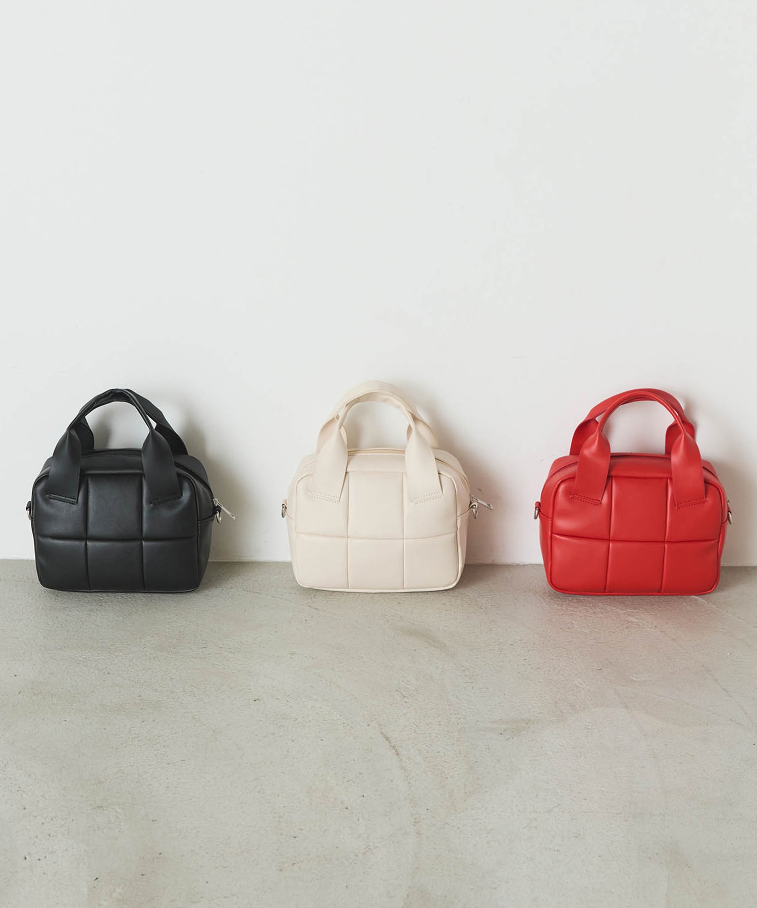 Felisi 2way ボストン バッグ　チャーム 鍵　【美品】 FUNALIVE ショルダーバッグ バッグ リボンチャーム付き