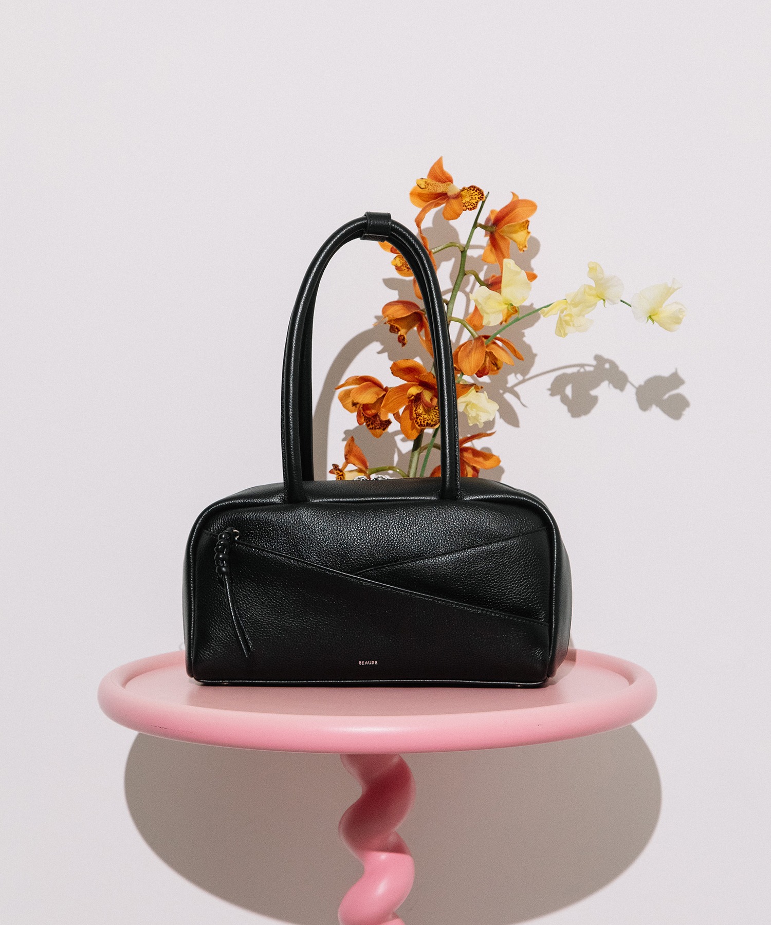 BEAURE ヴュレ カウレザー スラントポケット ボストン