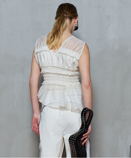 25SUMMER PRE-ORDER】2way Sleeve Ruffle Blouse/2WAYスリーブフリル