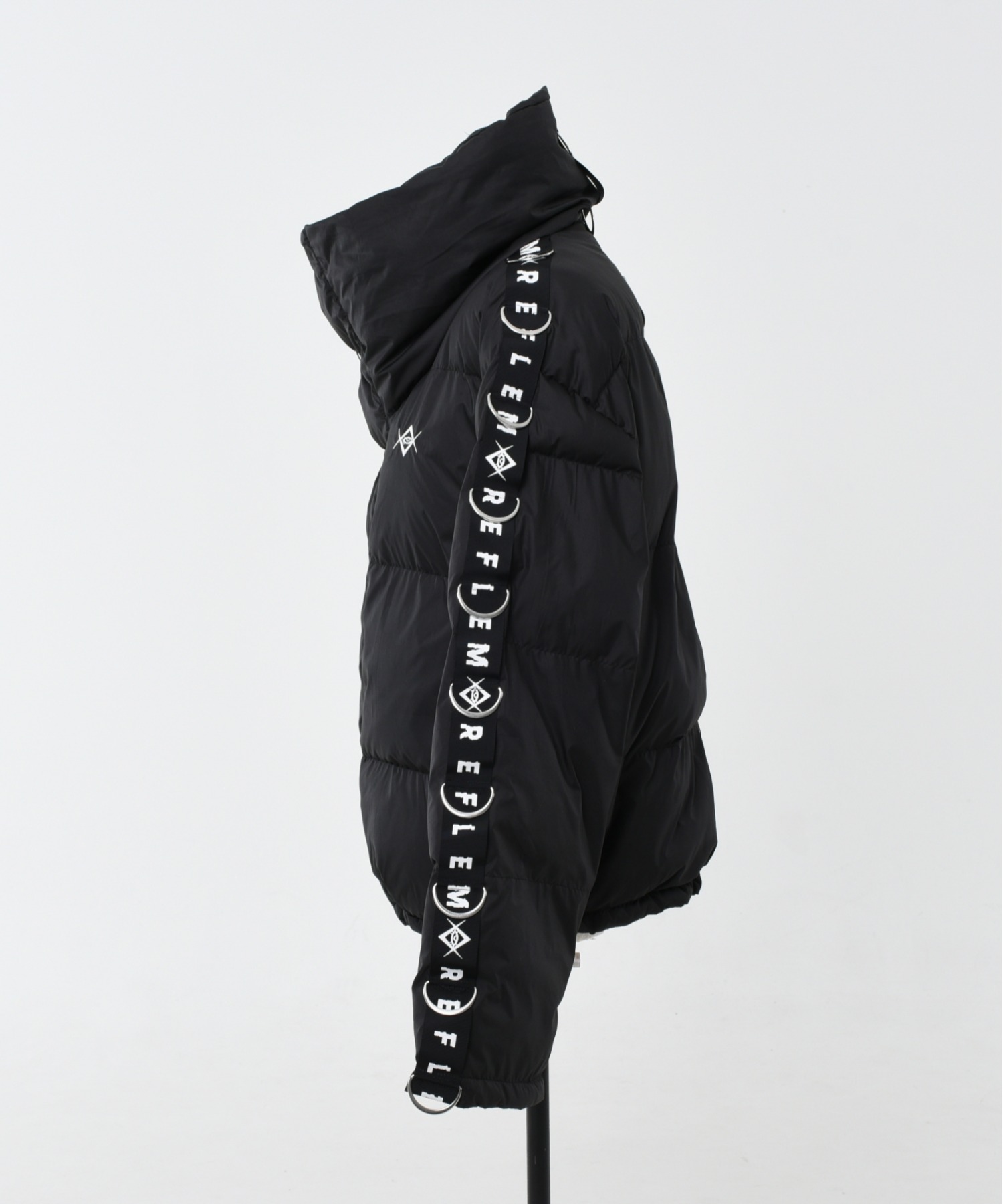 REFLEM/レフレム』Dリングロゴテープ中綿ジャケット