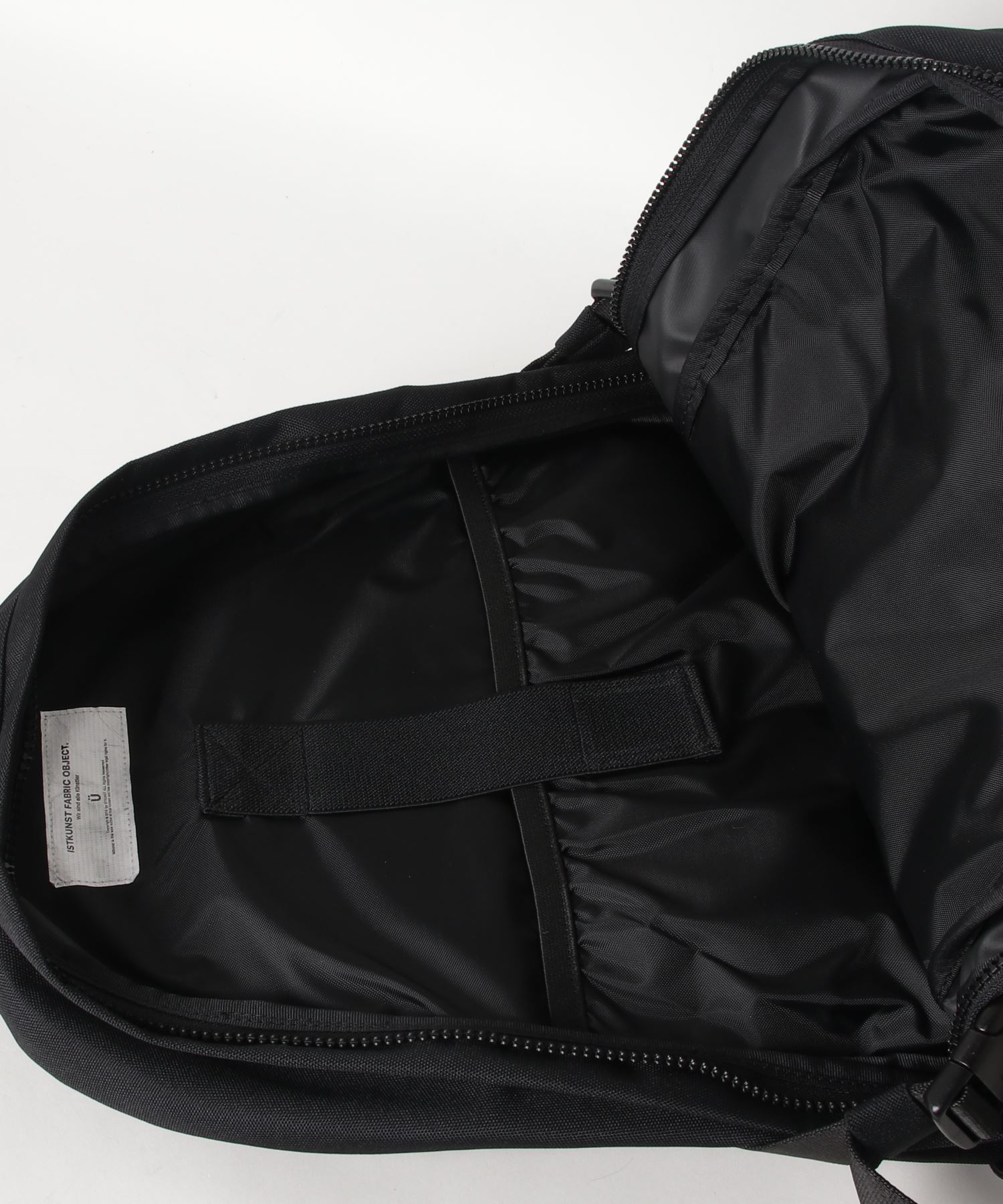 A'GEM/9 × .kom『ISTKUNST/イストクンスト』UUU LOGO RUCK SAC