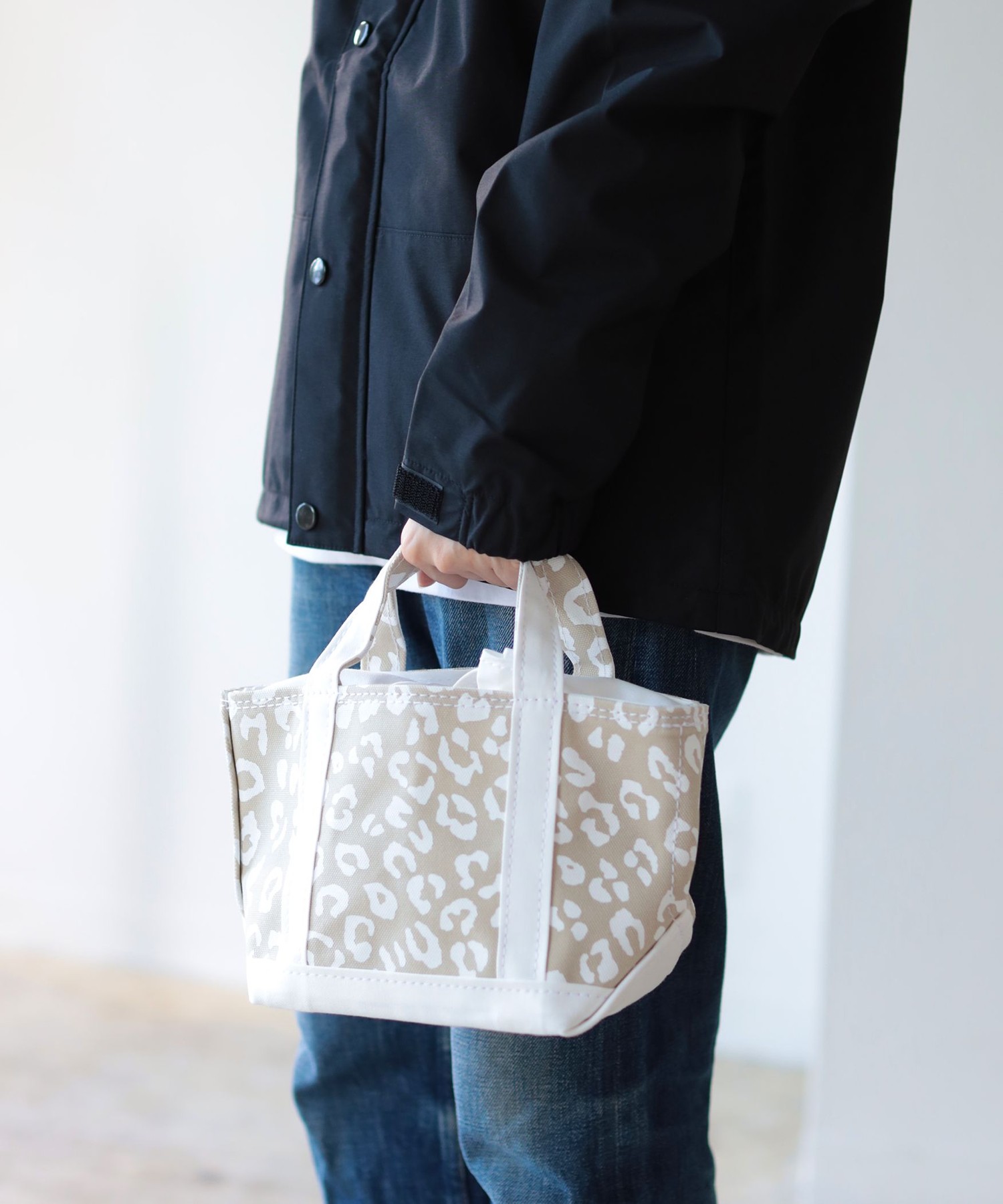 新品タグ付⭐︎TEMBEA 花柄 ビニールミニトートバッグ TEMBEA / TOTE BAG MINI 【公式通販】