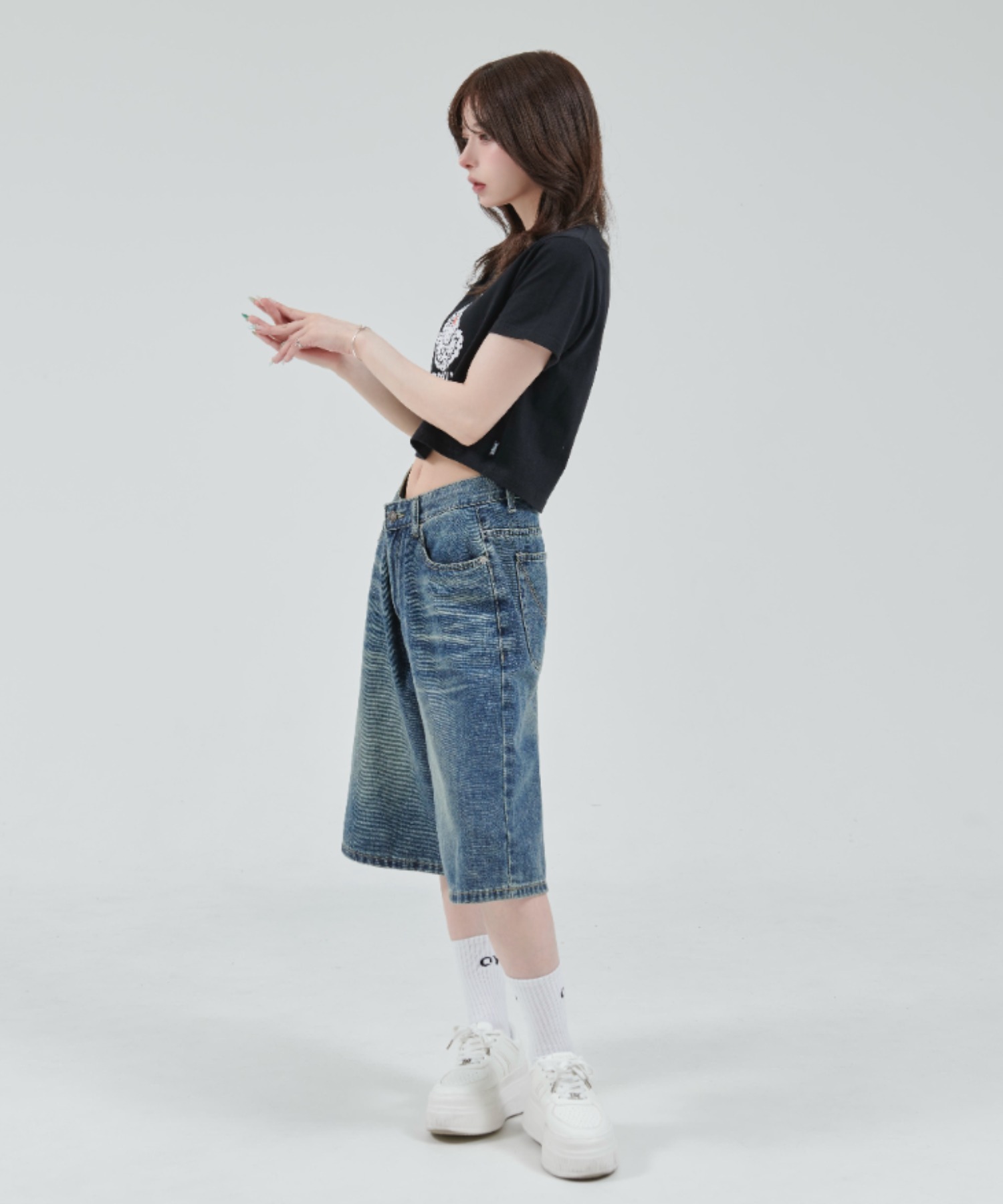 ★OY★GLITCHY DOLLY TEE - WHITE★正規品/韓国直送料込/人気 OY/オーワイ』 GLITCHY DOLLY ODOLLY TEE/グリッチドリー
