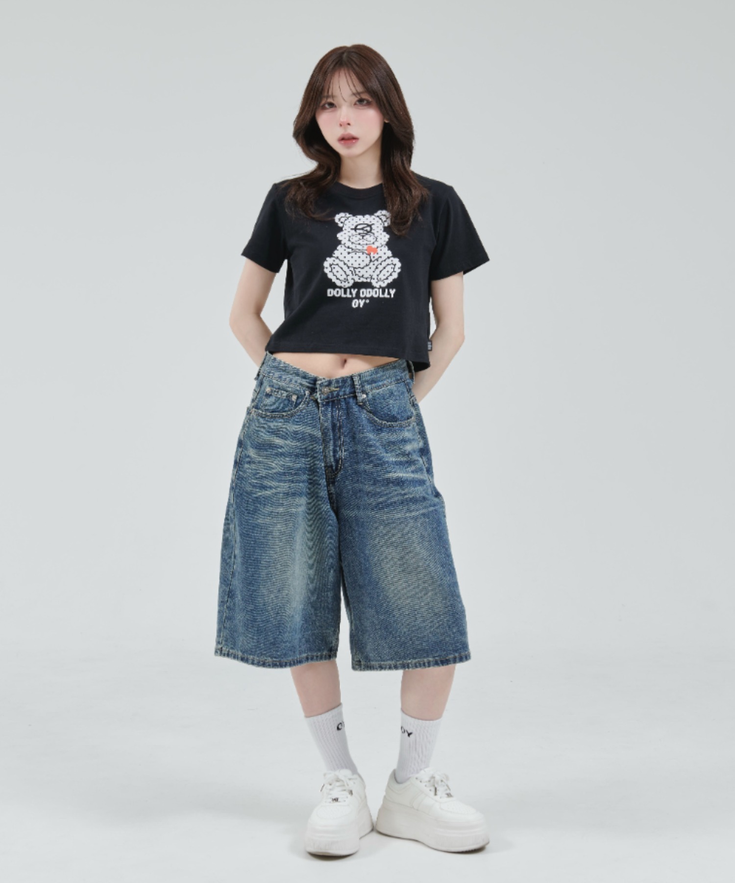 ★OY★DOLLY WITH ODOLLY TEE - DARK GREY★正規品/韓国直送料込 OY/オーワイ』 GLITCHY DOLLY ODOLLY TEE/グリッチドリー
