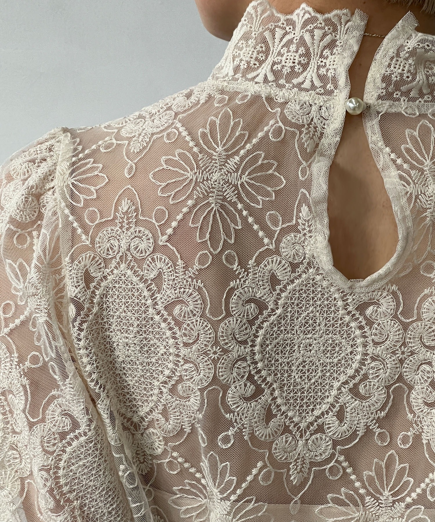 ハイネック キャンディースリーブ レーストップ chw25s042