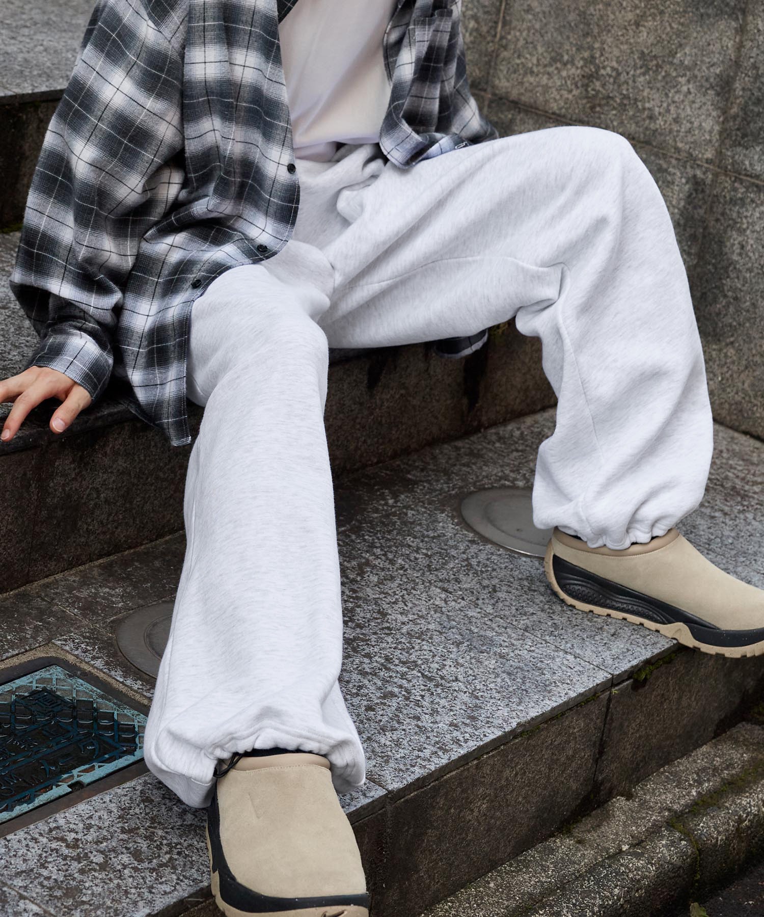 ドロストワイドストレート 裏起毛タックスウェットパンツ MONO-MART