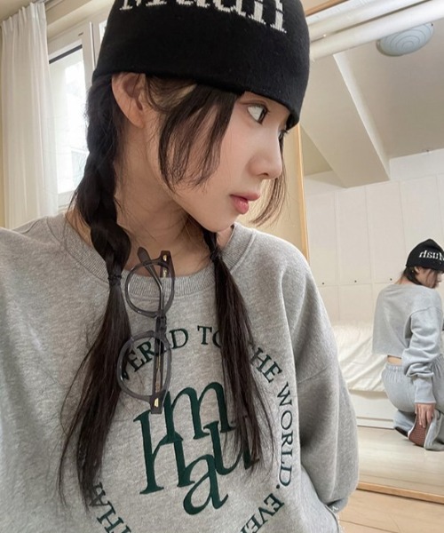A'GEM/9 × .kom 『muah muah/ムーアムーア』 STITCH LOGO CROP