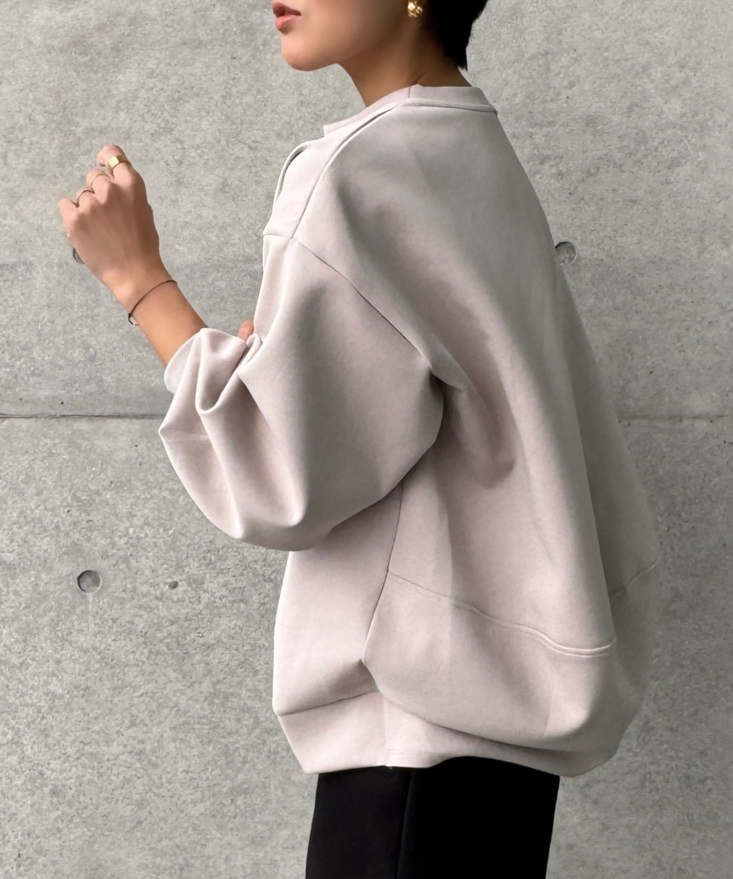 ネックが選べる】ダンボールコクーンフォルムプルオーバー Emma Taylor