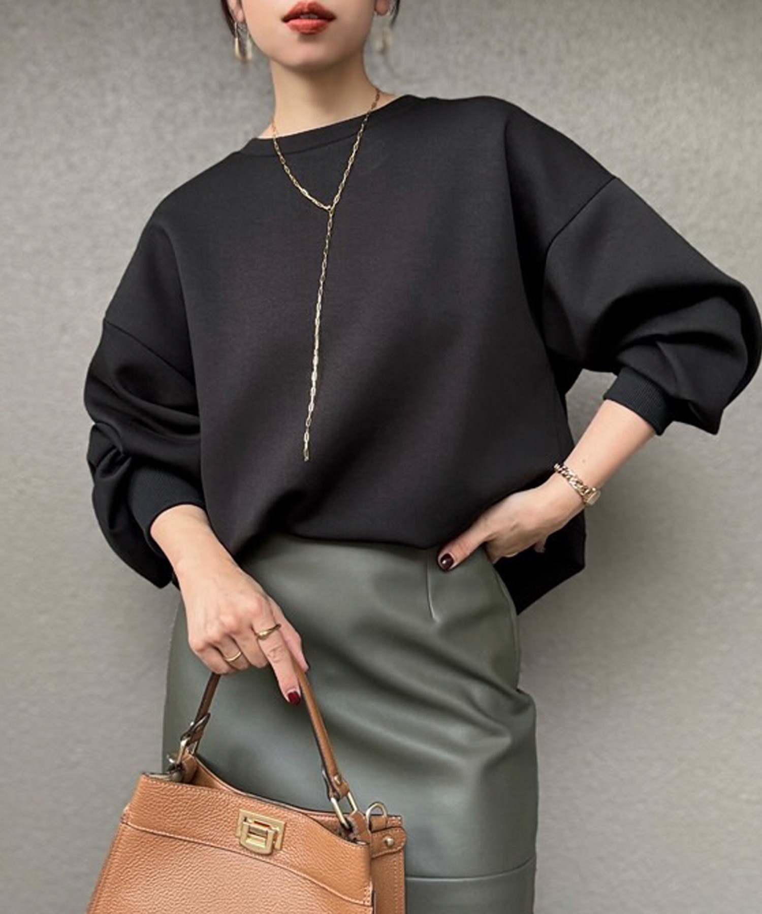 ネックが選べる】ダンボールコクーンフォルムプルオーバー Emma Taylor