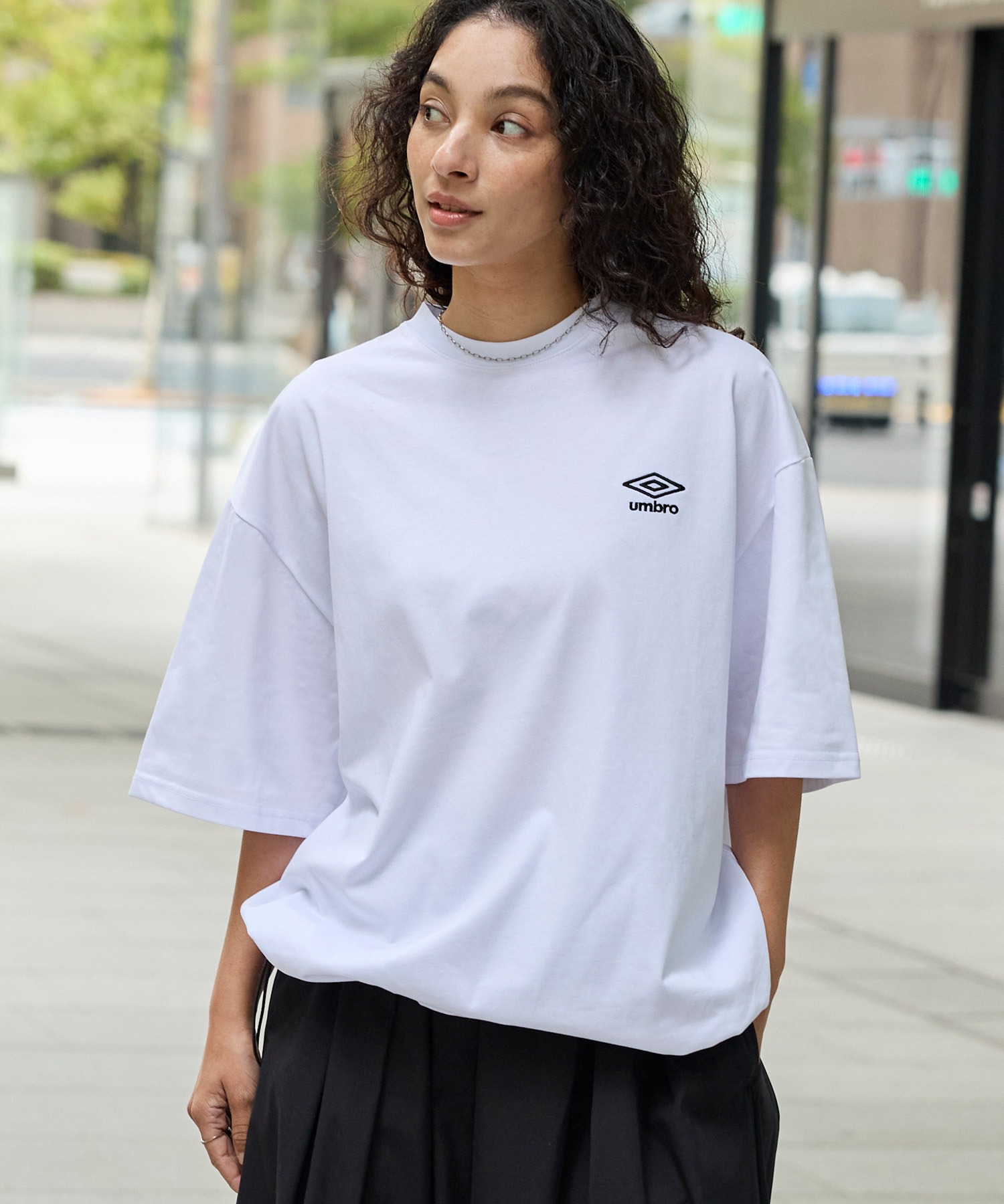 UMBRO/アンブロ 別注 ロゴ刺繍 ドロスト バックプリント半袖Tシャツ