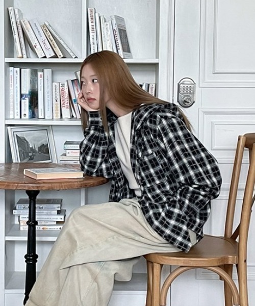 ブラウス シャツ A'GEM/9 × .kom「muah muah/ムーアムーア」SIGNATURE LOGO POINT COTTON OVERFI A'GEM/9 × .kom『muah muah/ムーアムーア』SIGNATURE LOGO POINT