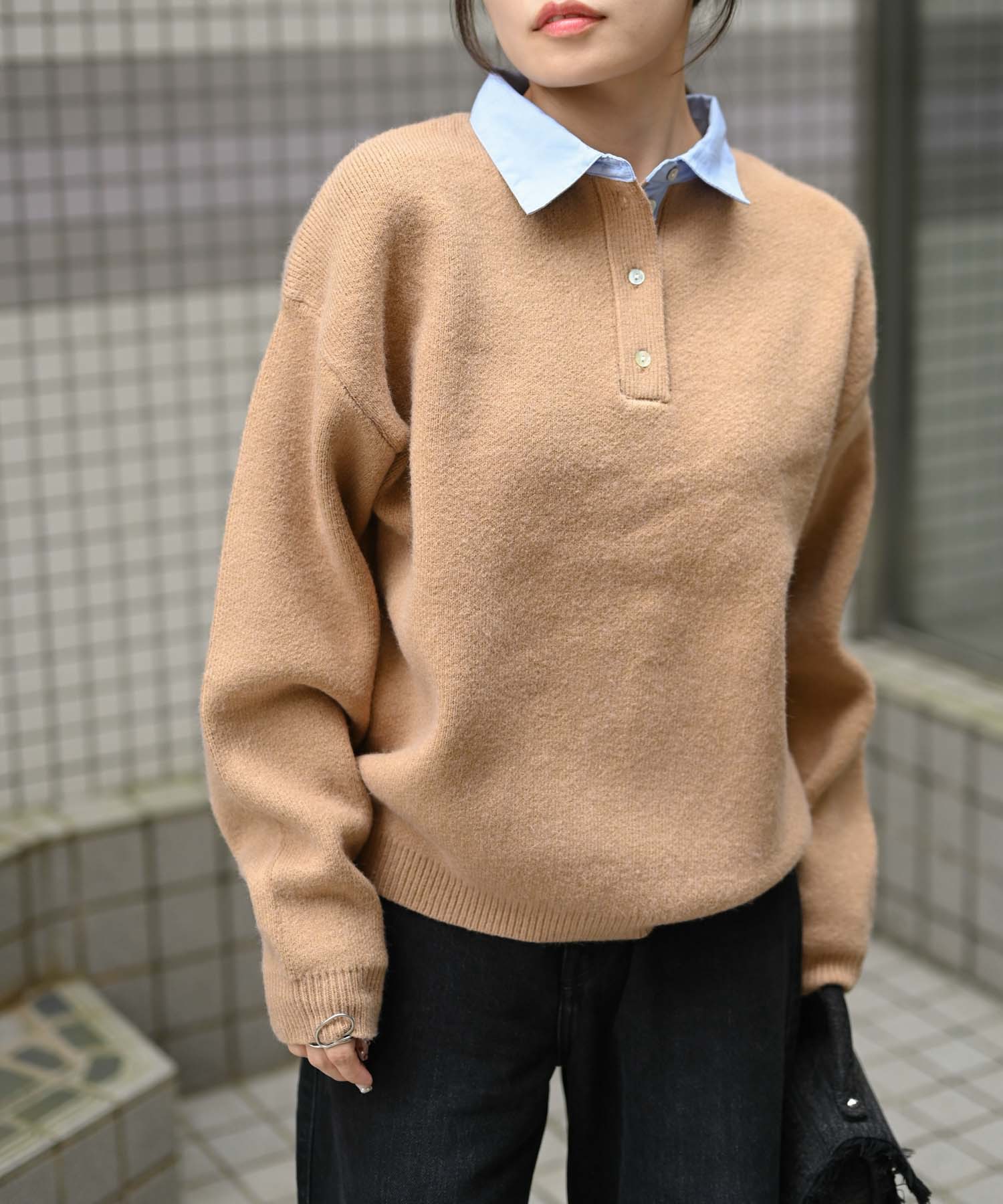 ベージュ