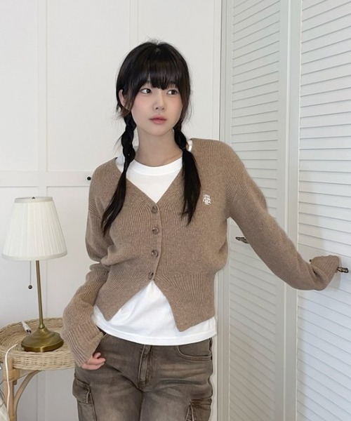 カーディガン A'GEM/9 × .kom 「muah muah/ムーアムーア」 STITCH WOOL KNIT CROP CARDIGAN/ウール A'GEM/9 × .kom 『muah muah/ムーアムーア』 STITCH WOOL KNIT