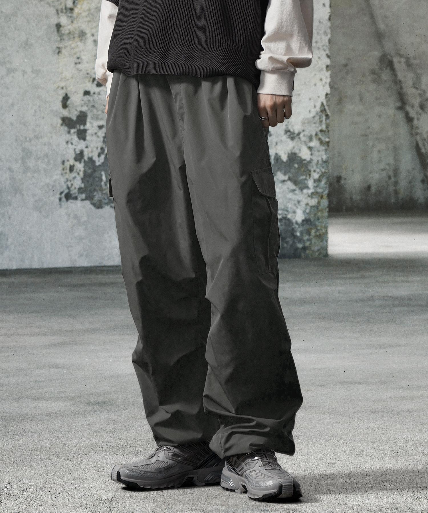 こちらお取引可能ですかLig.  wide cargo pants gray