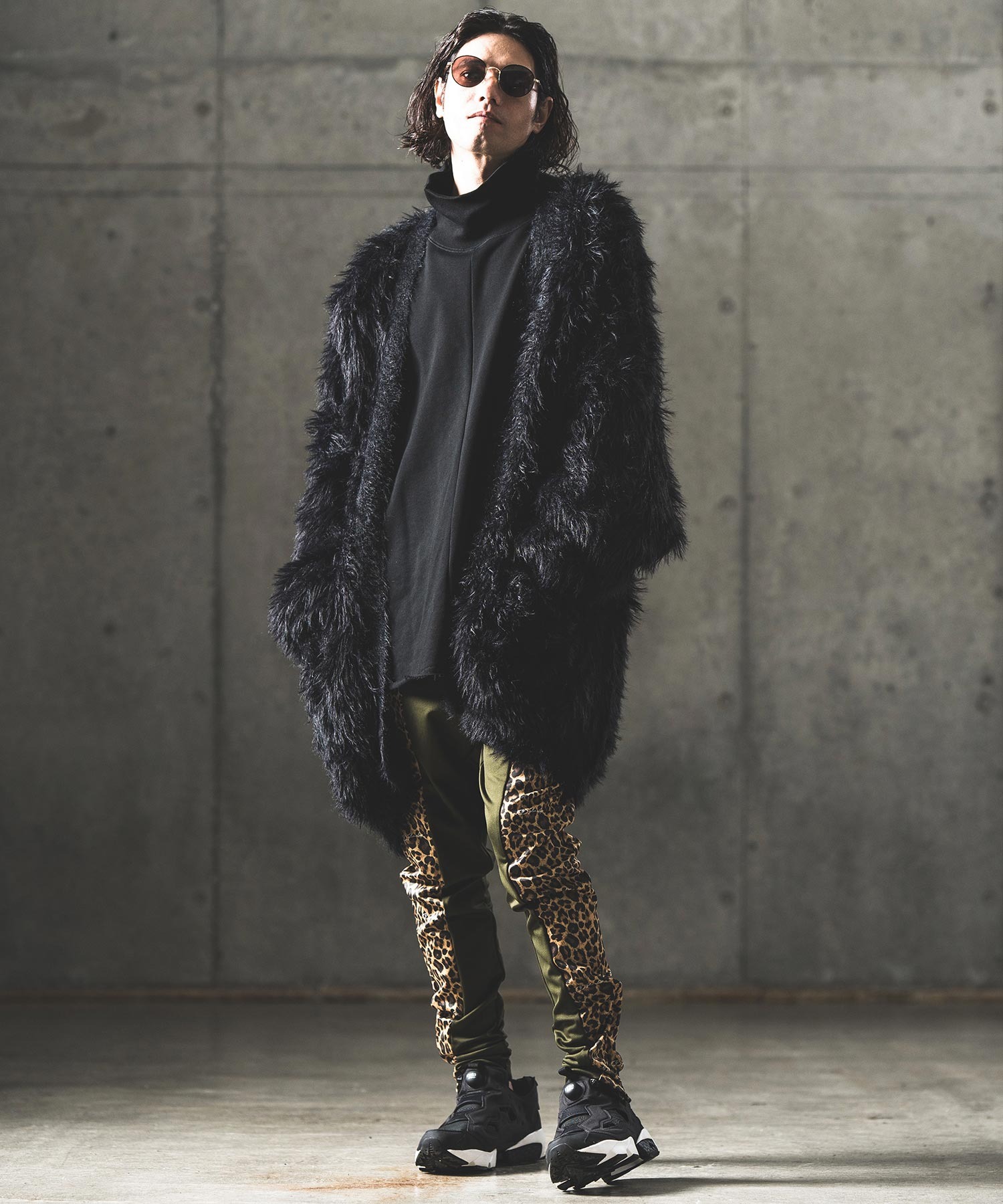 msw1371-Loose neck design & super big silhouette sweatshirt