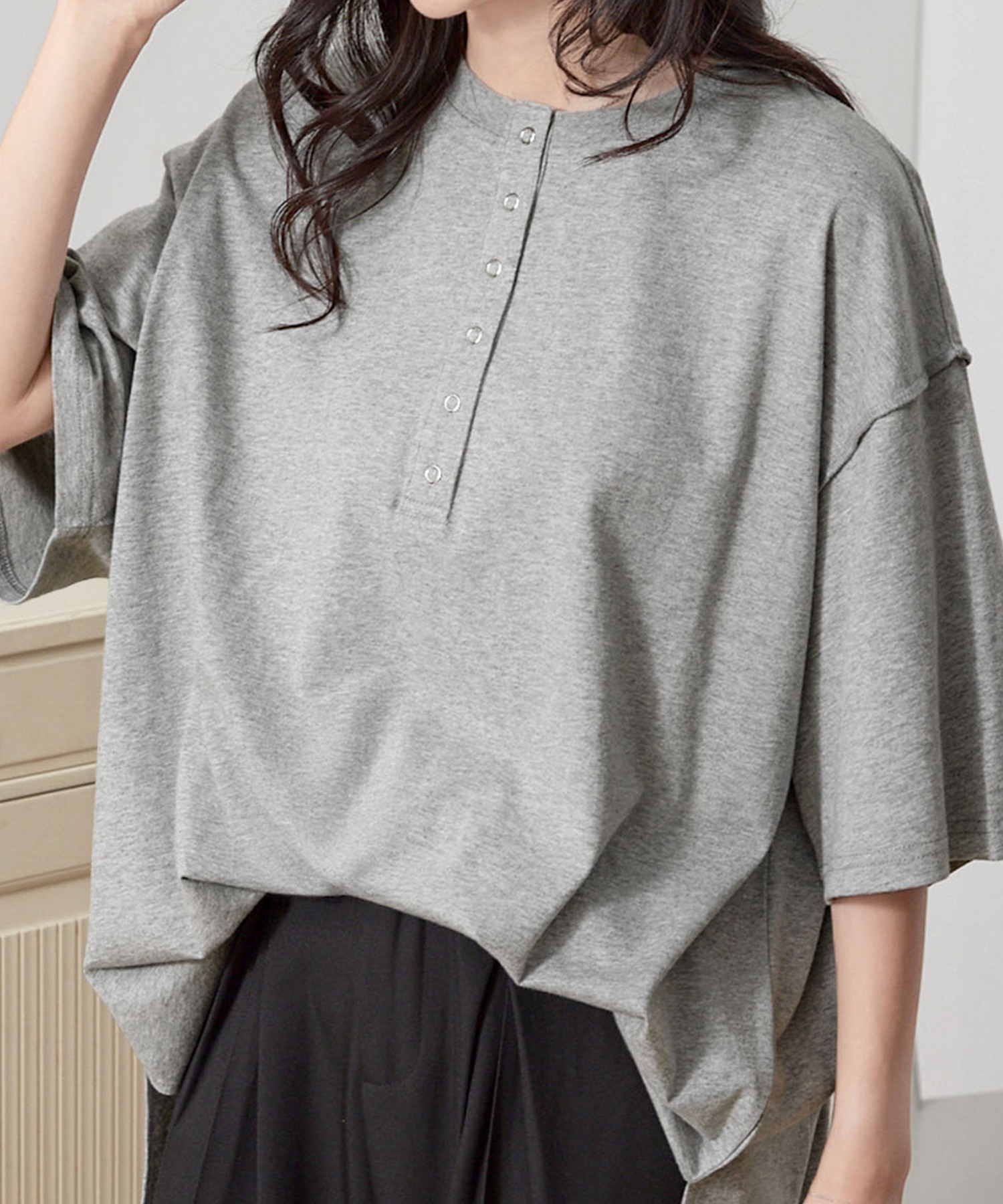 ヘンリーネック ドロップショルダー オーバーサイズ半袖Tシャツ