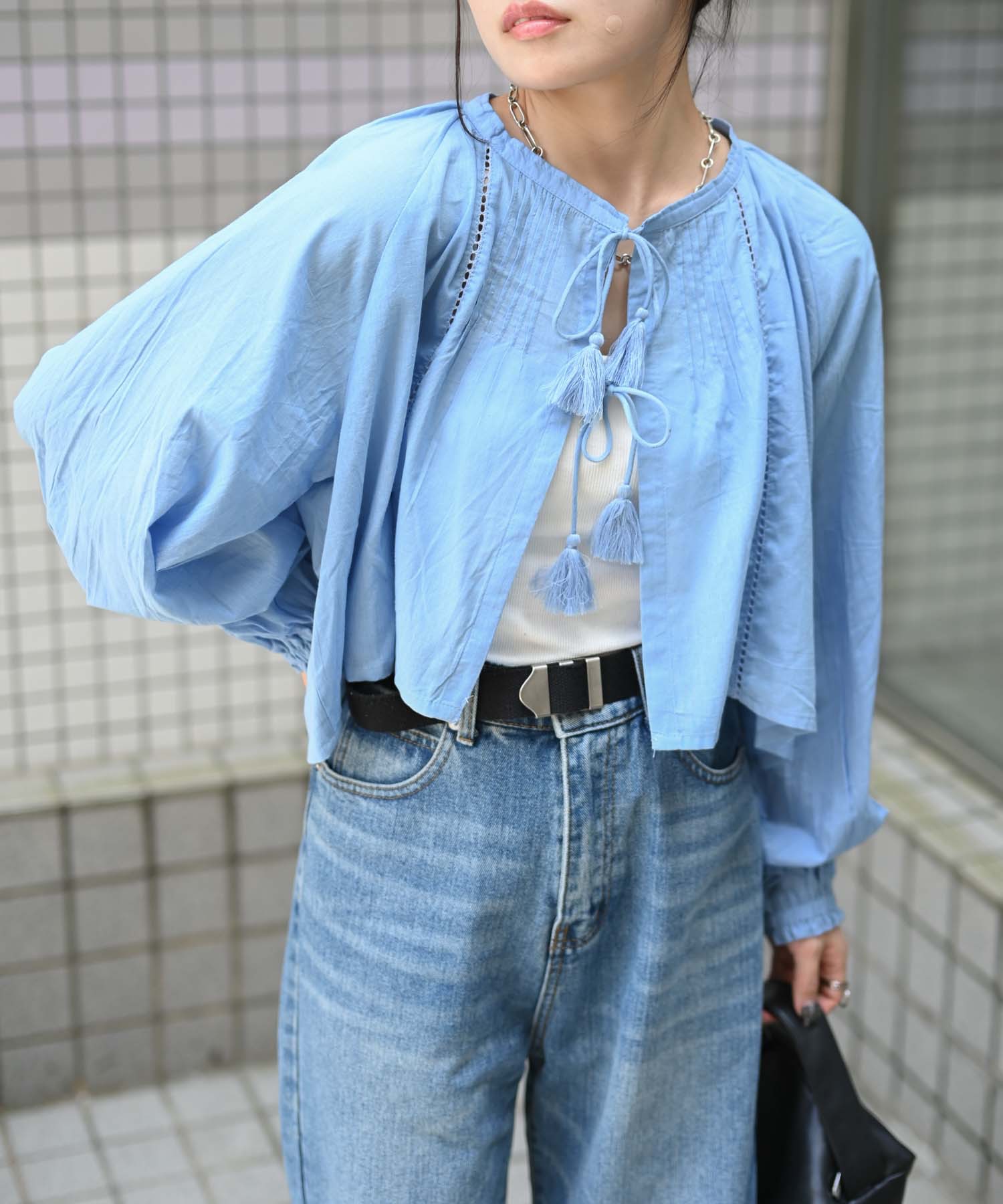 ライトブルー