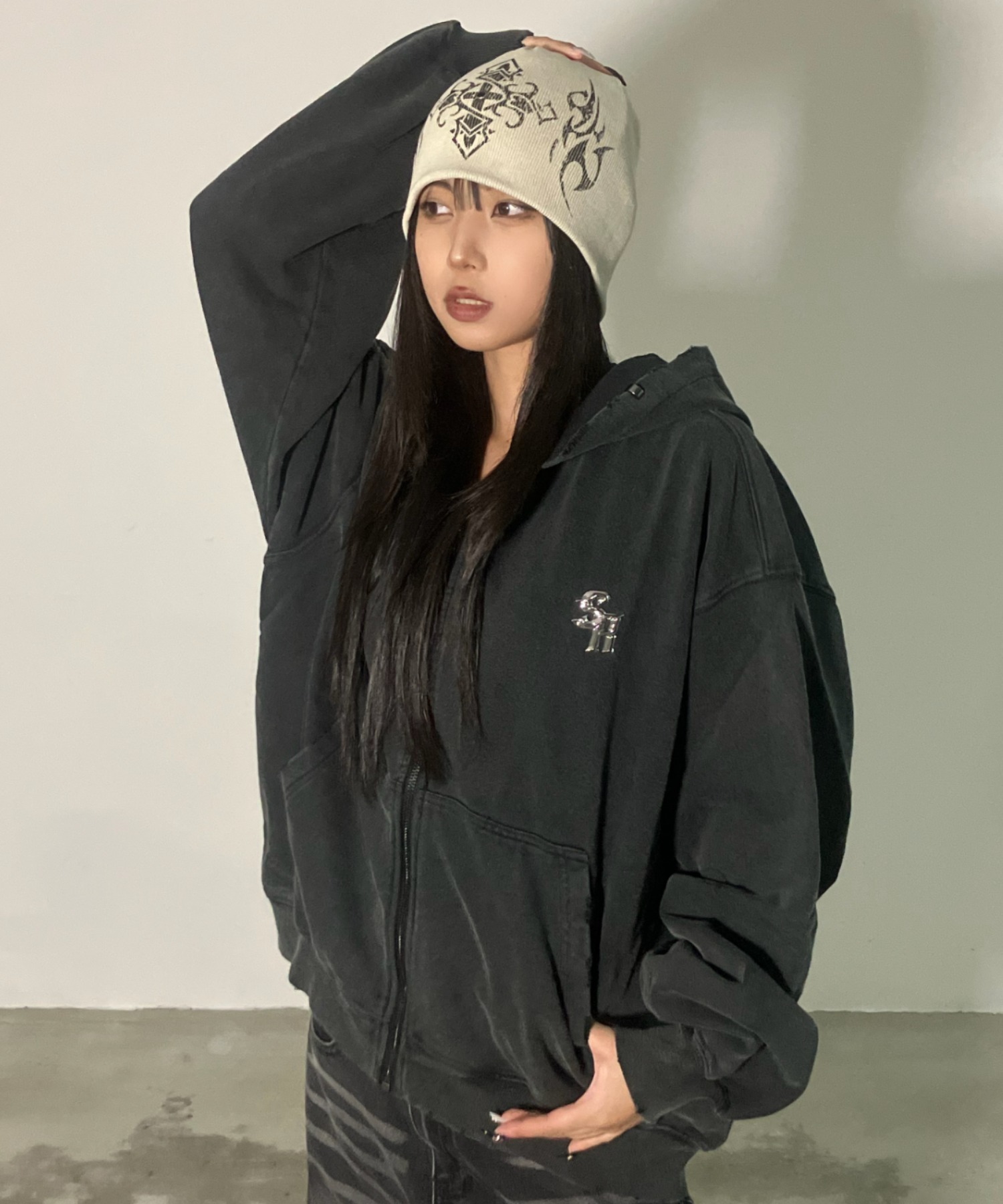 STONE  ブラック ジップアップ トレーナー A'GEM/9 × .kom 『SUPPLIER/サプライヤー』 Vintage Wash Pierced Zip