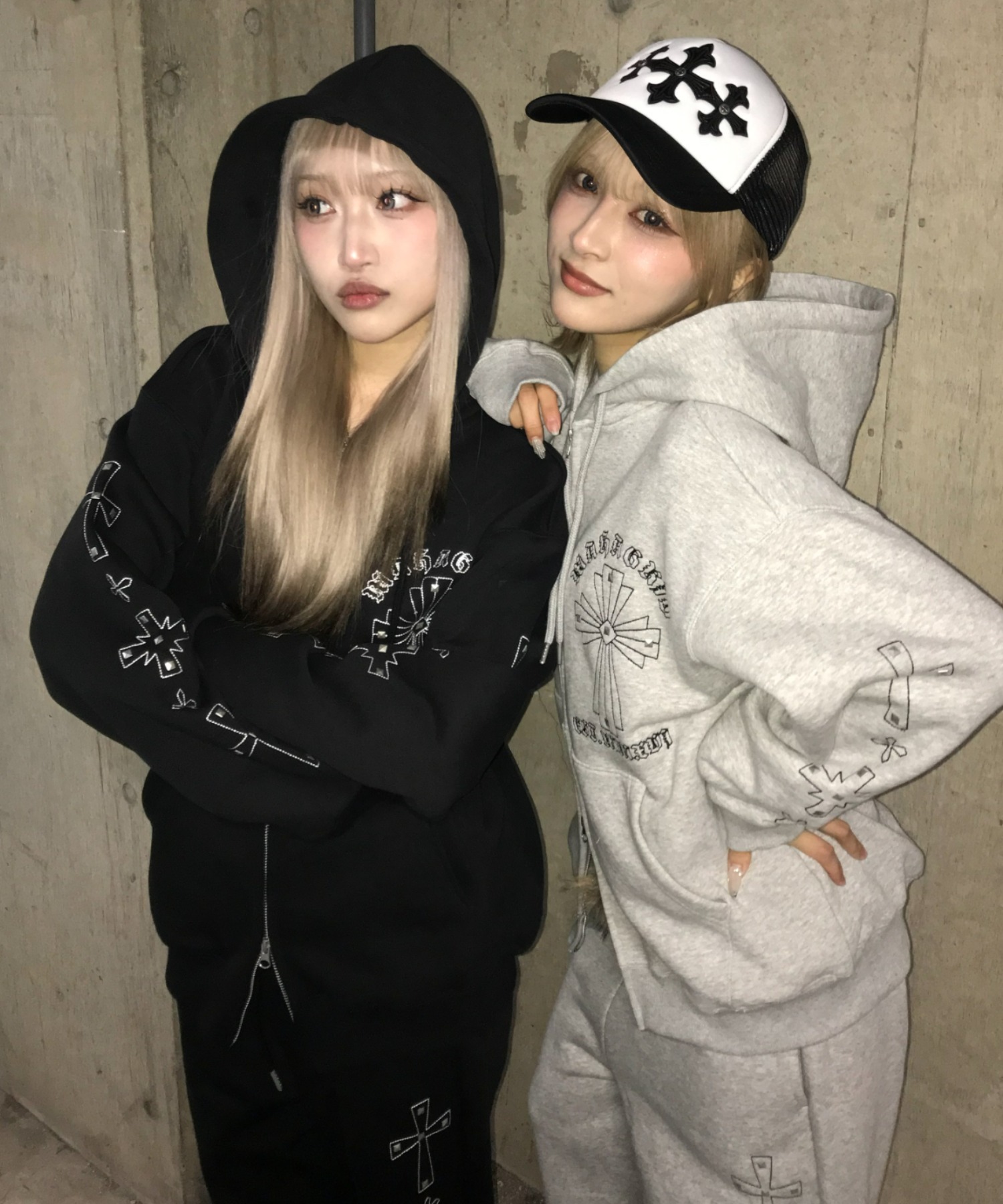 mahagrid 『mahagrid/マハグリッド』 Cross Studs Zip-Up Hoodie