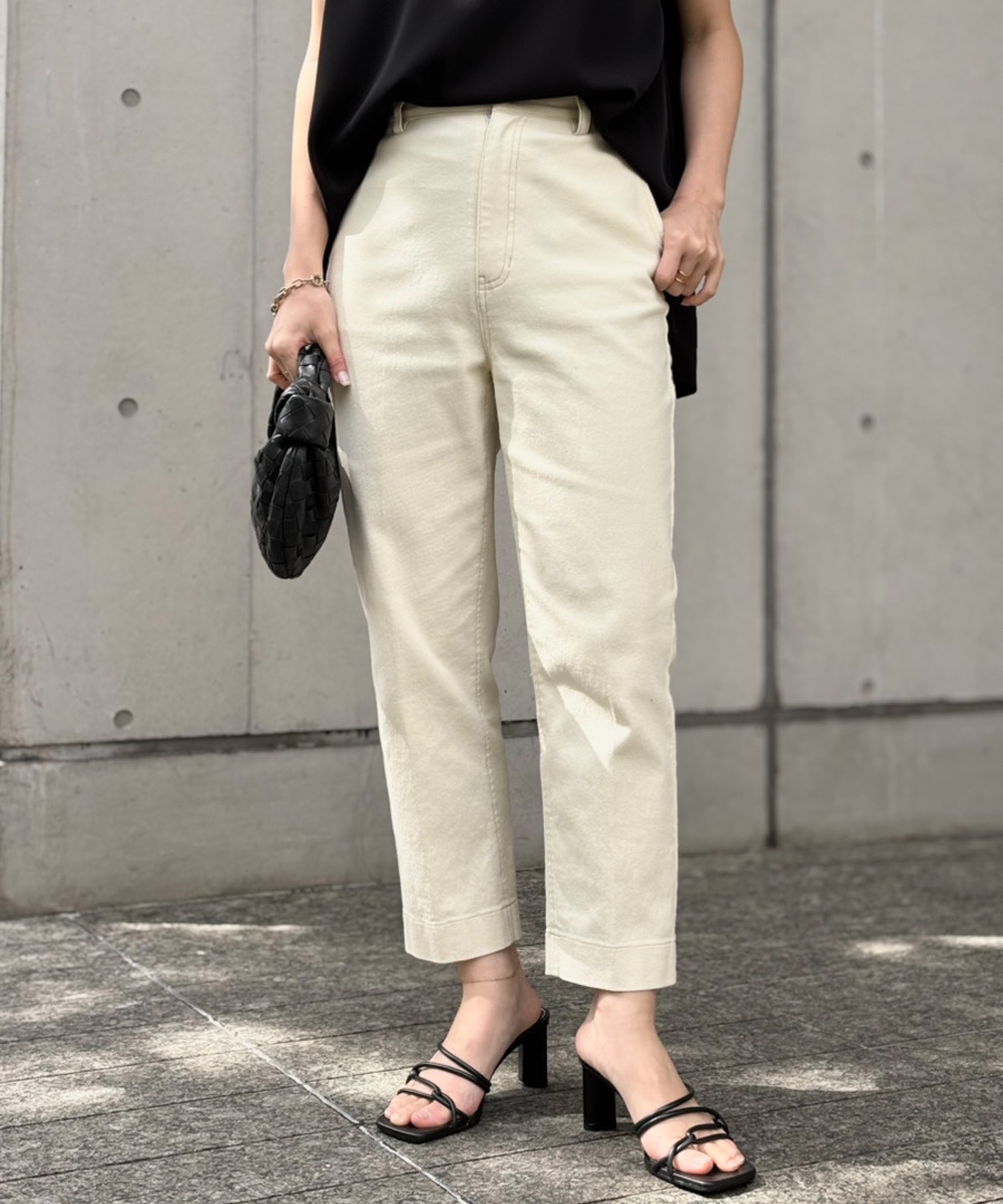 ストレッチデニムテーパードパンツ Emma Taylor│STYLEDOOR スタイルドア