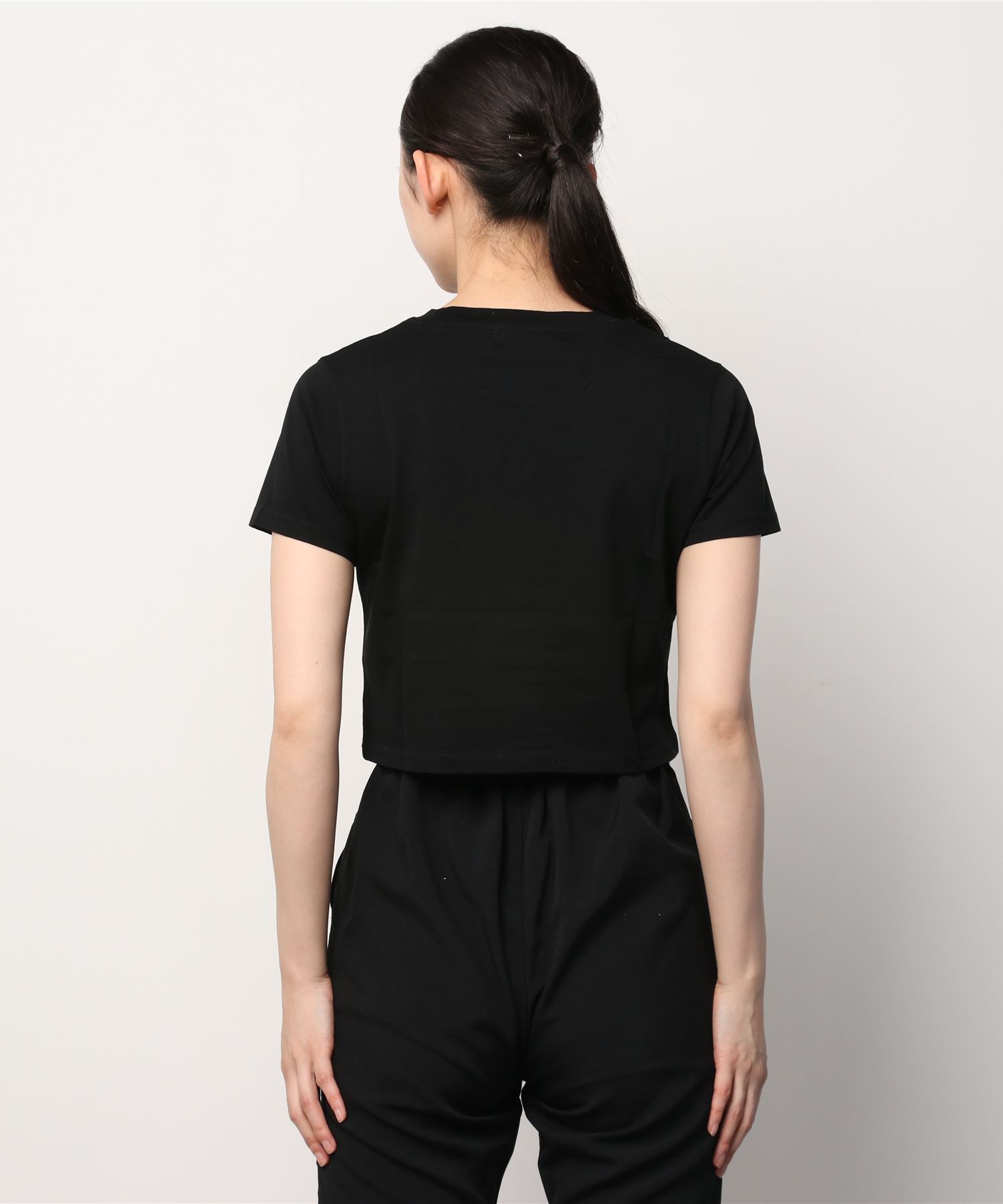 LUV IS TRUE/ラブ イズ トゥルー』GV APPLIQUE CROP TEE