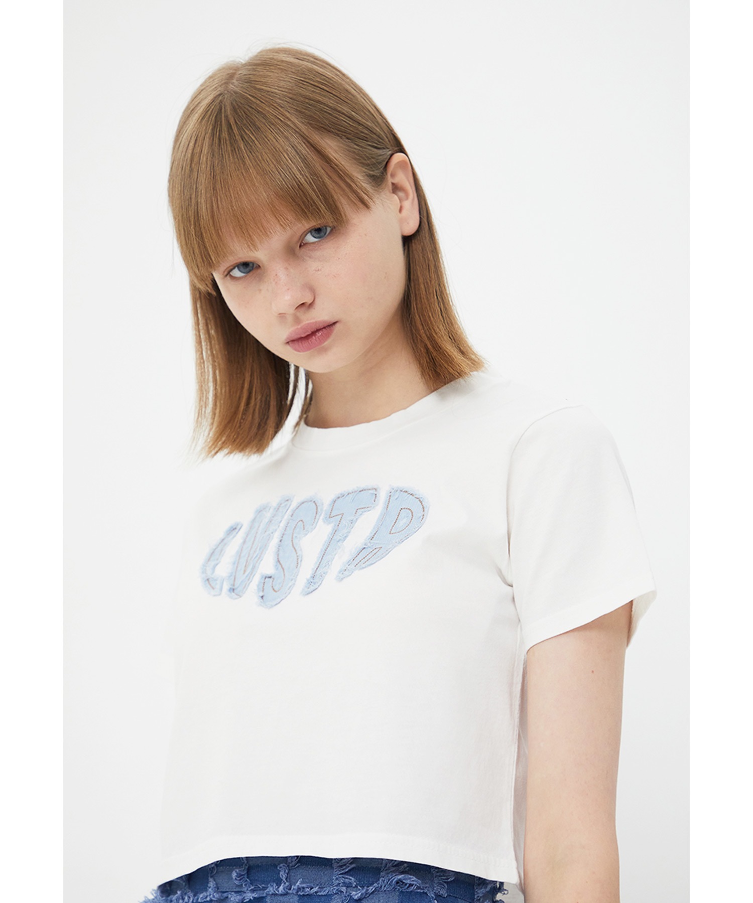 LUV IS TRUE/ラブ イズ トゥルー』GV APPLIQUE CROP TEE