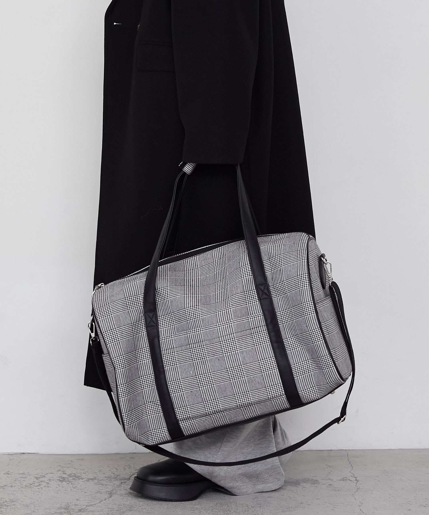 希少☆SAINT LAURENT　ボディバッグ　チェック　モノクロ SAINTLAURENT PARIS サンローラン チェック YSL BAG NY RIP BODYB
