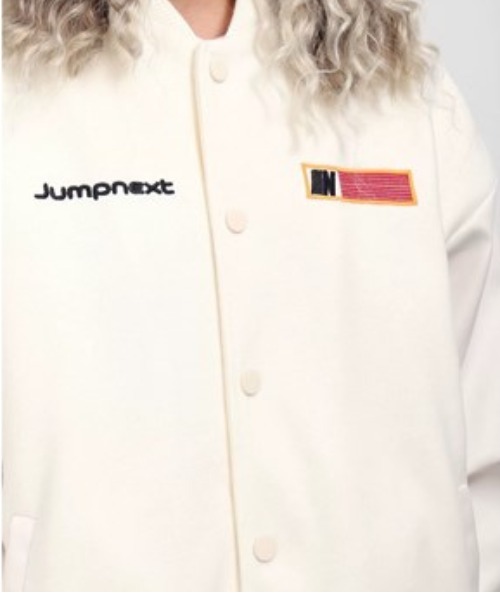   Jeans スタジャン ベージュ/ホワイト A'GEM/9 × .kom『JUMPNEXT／ジャンプネクスト』088スタジャン